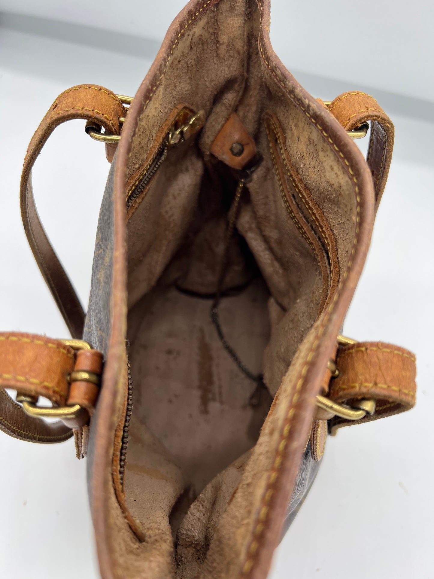 Bucket bag