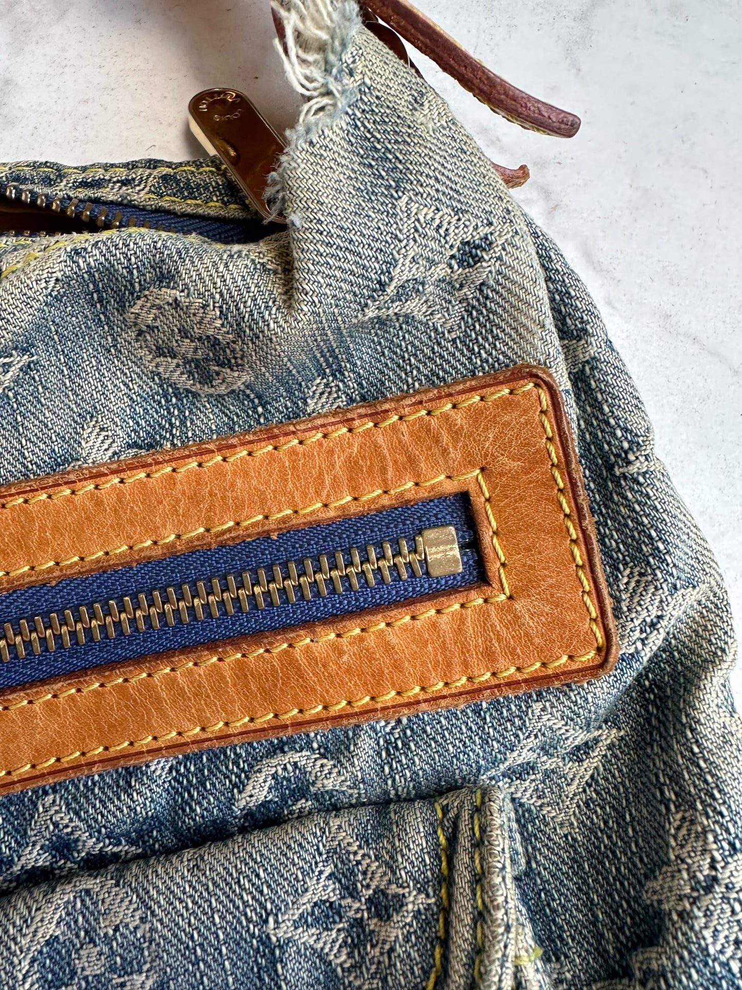 Baggy in blue denim canvas