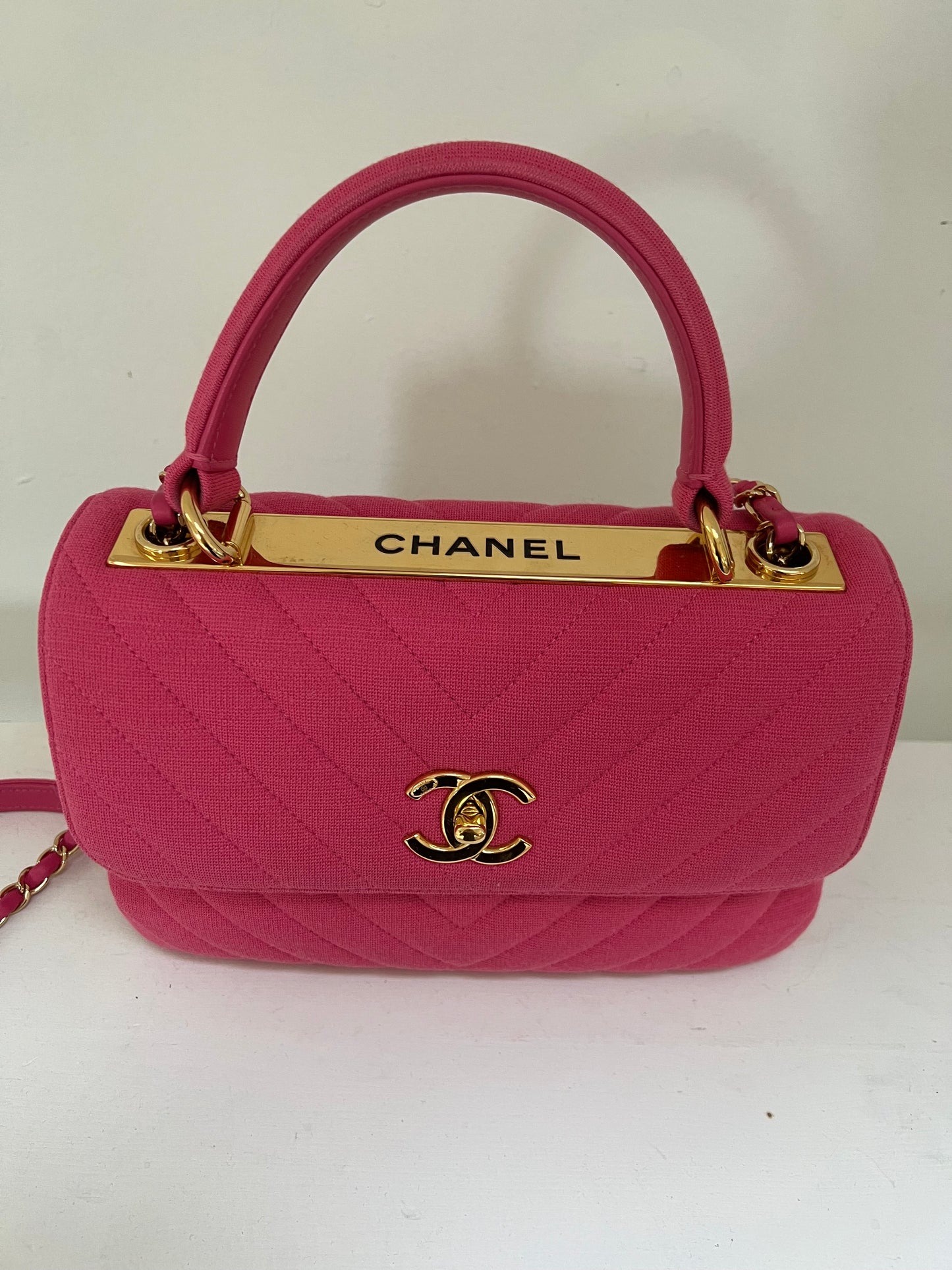 Trendy CC Top handle