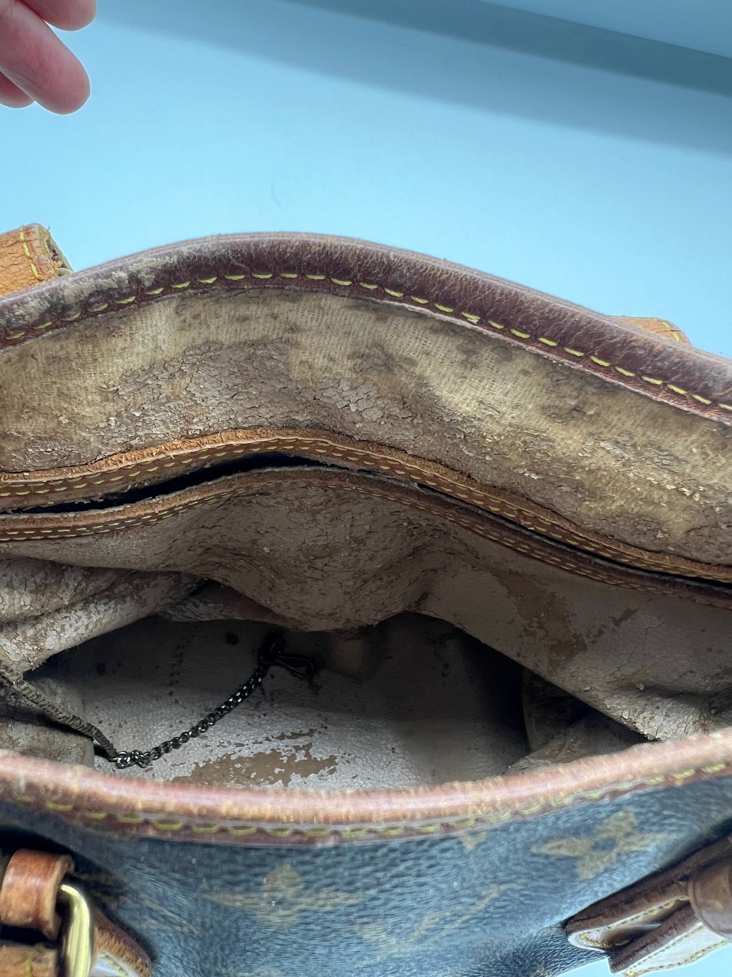 Bucket bag