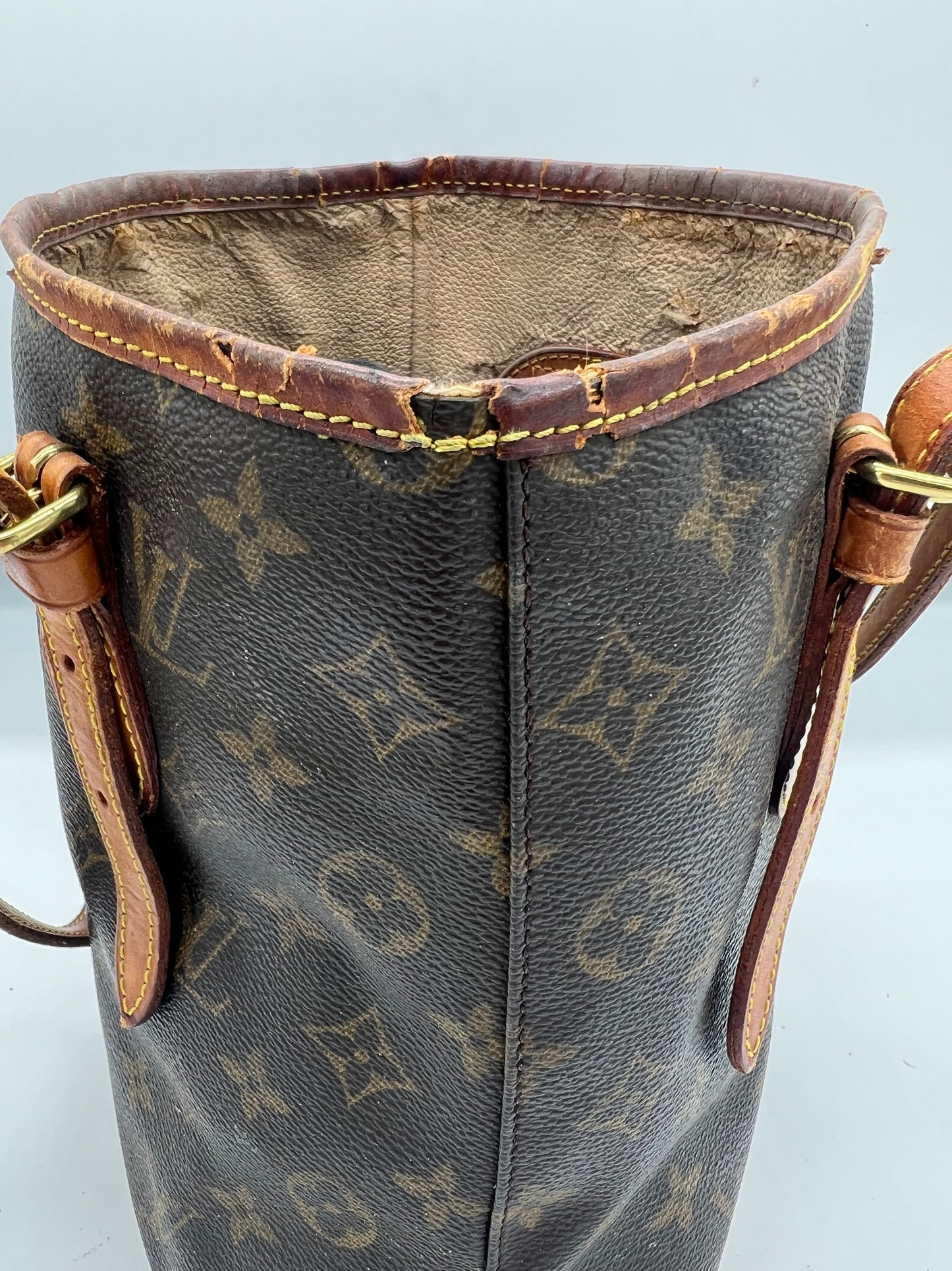 Bucket bag