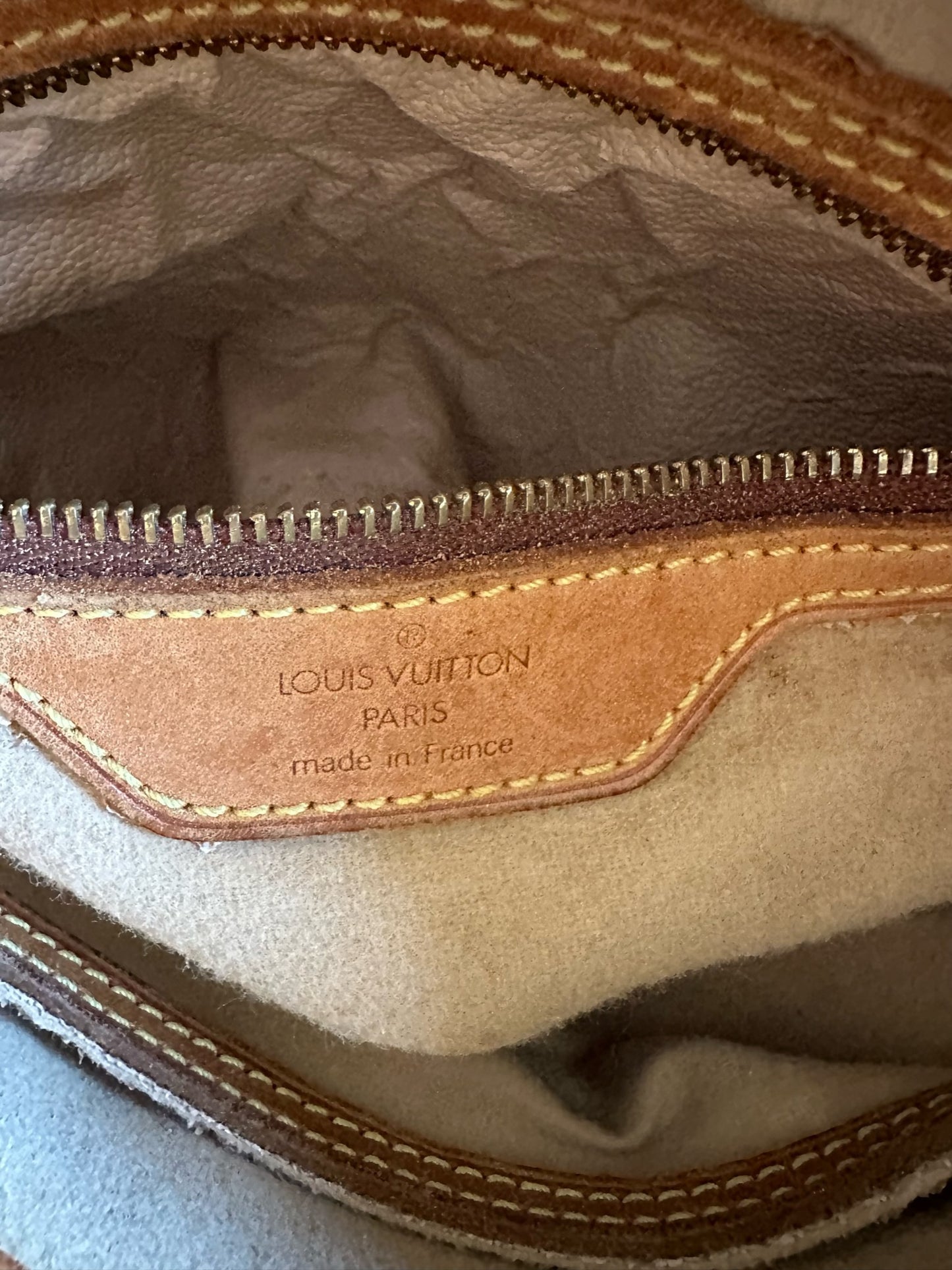 Bucket bag