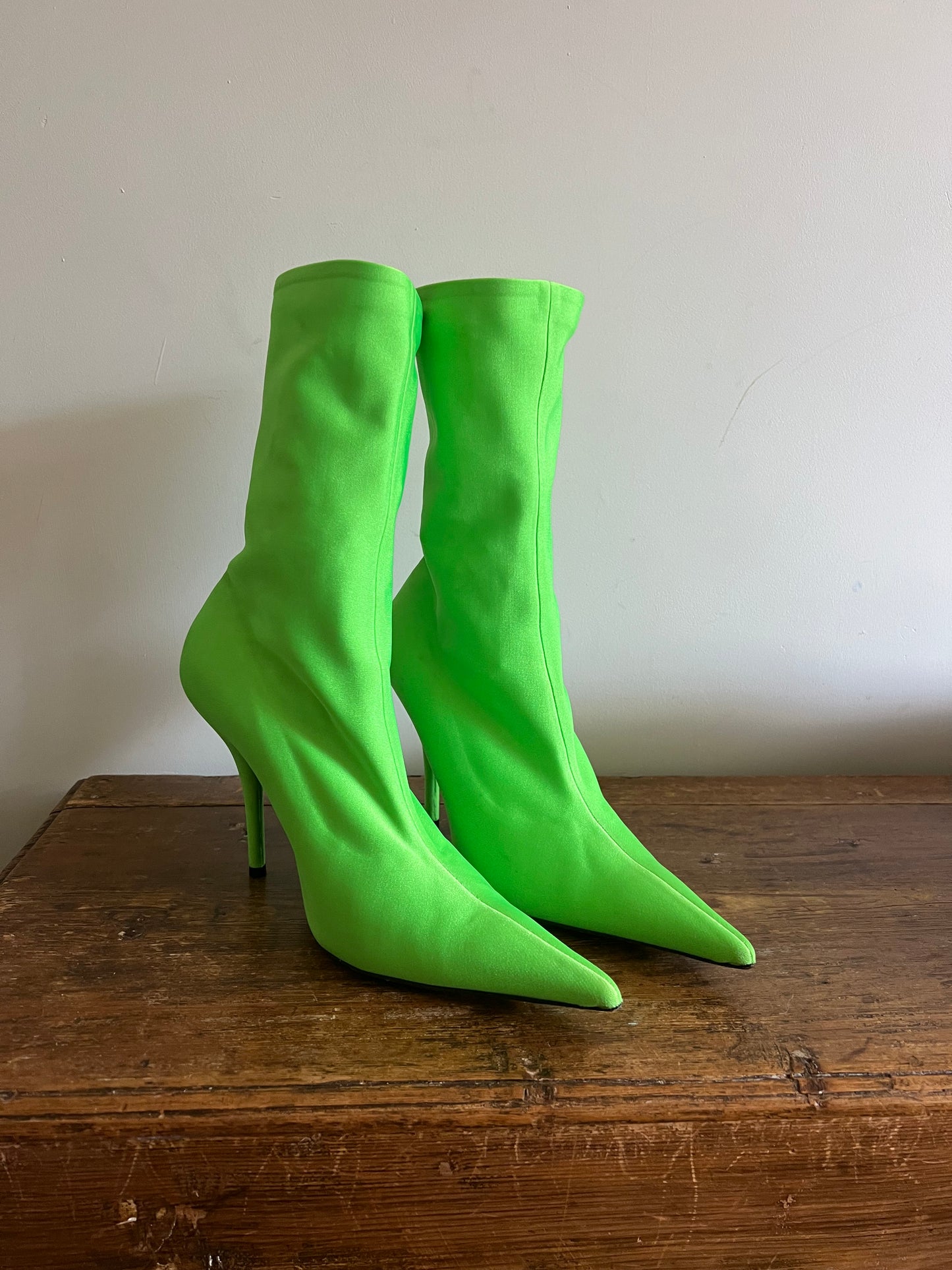 Knife heels