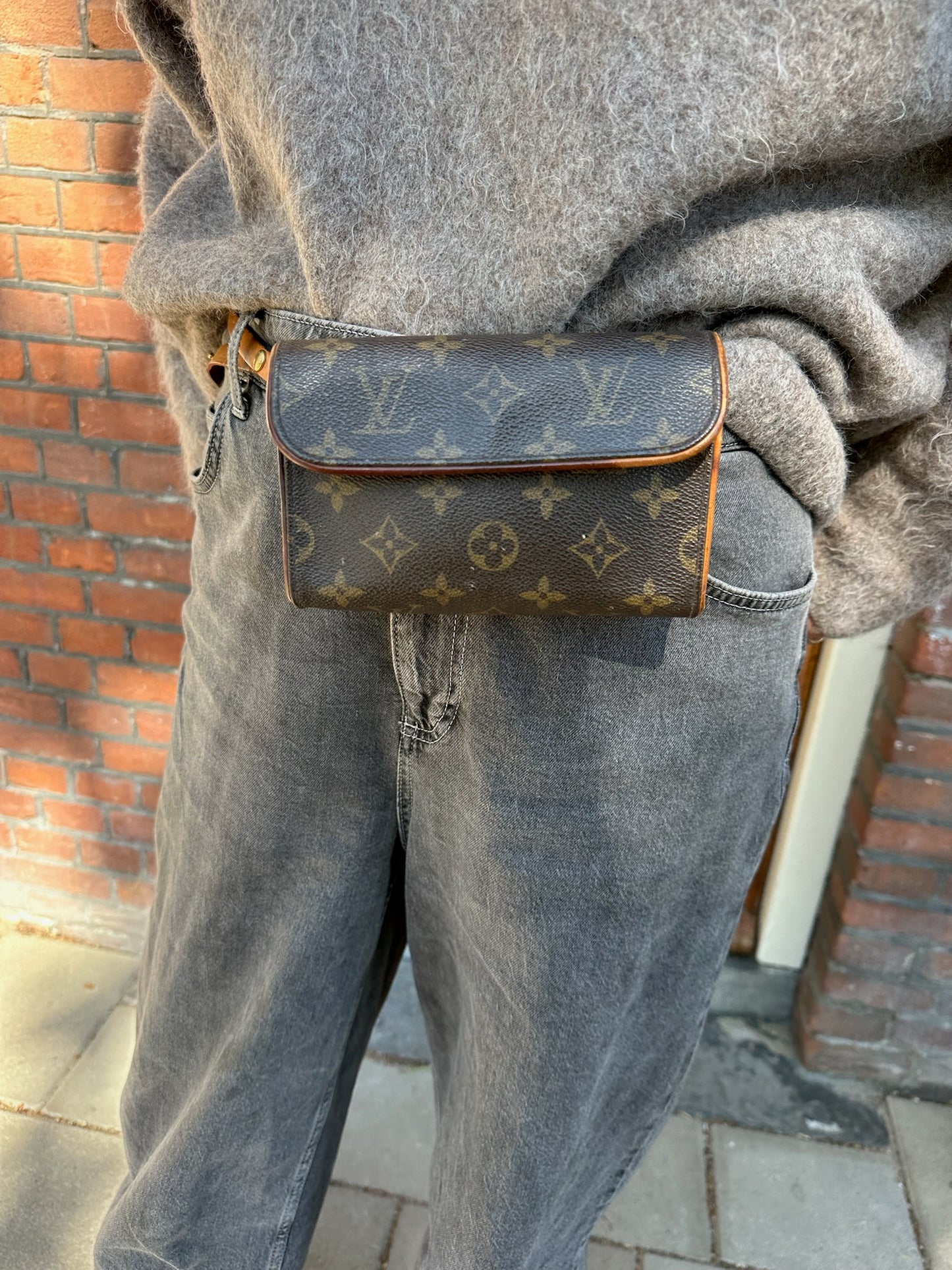 Florentine belt bag