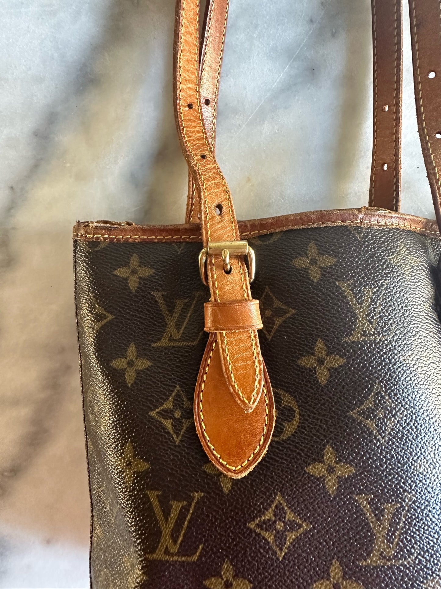 Bucket bag
