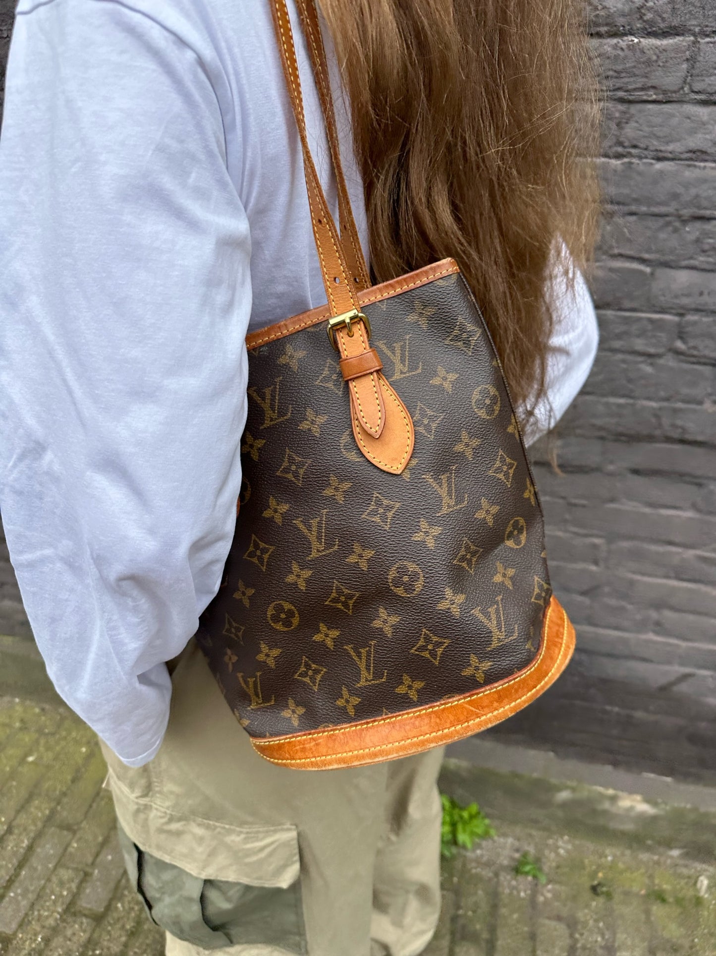 Bucket bag