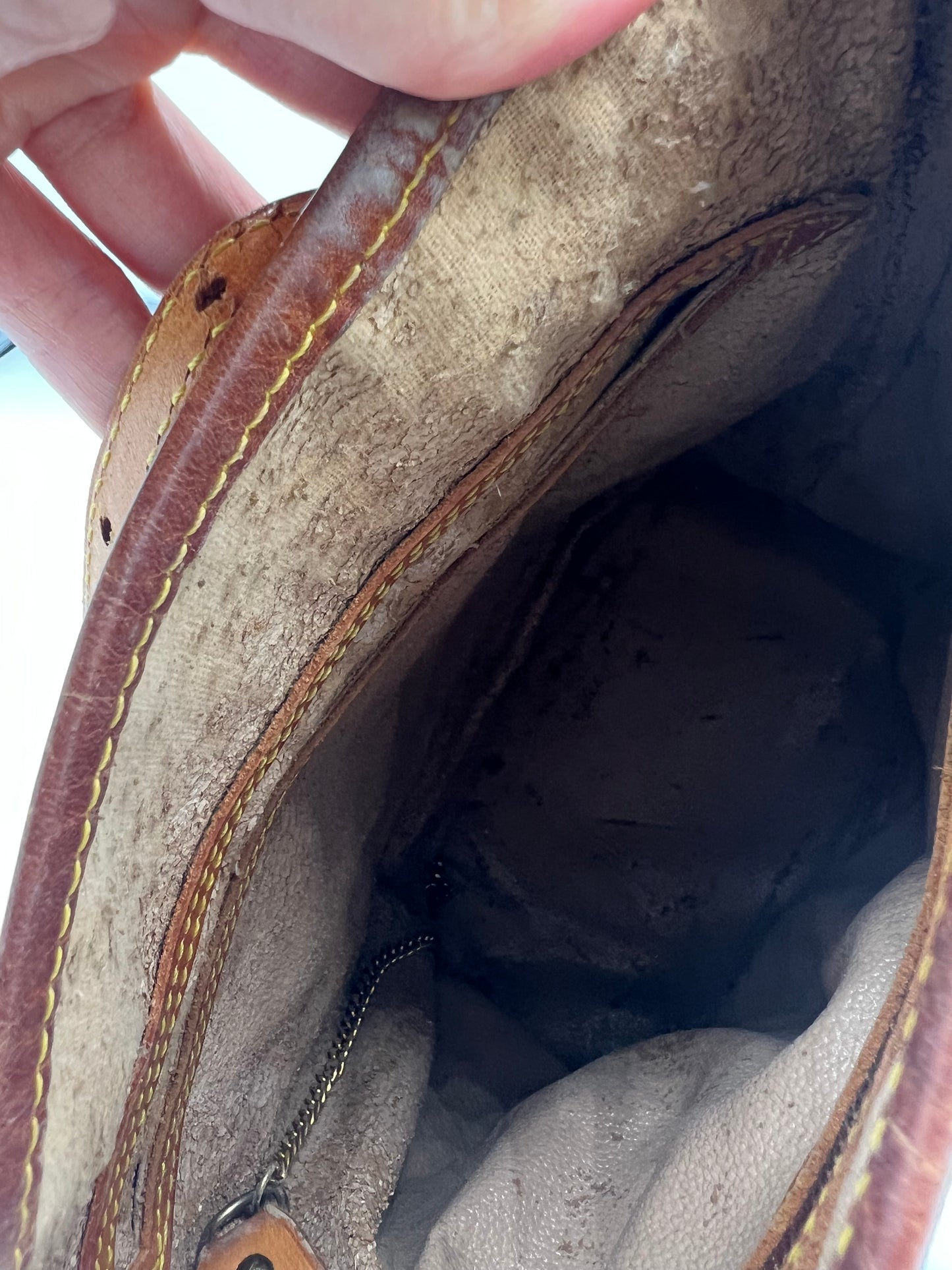 Bucket bag