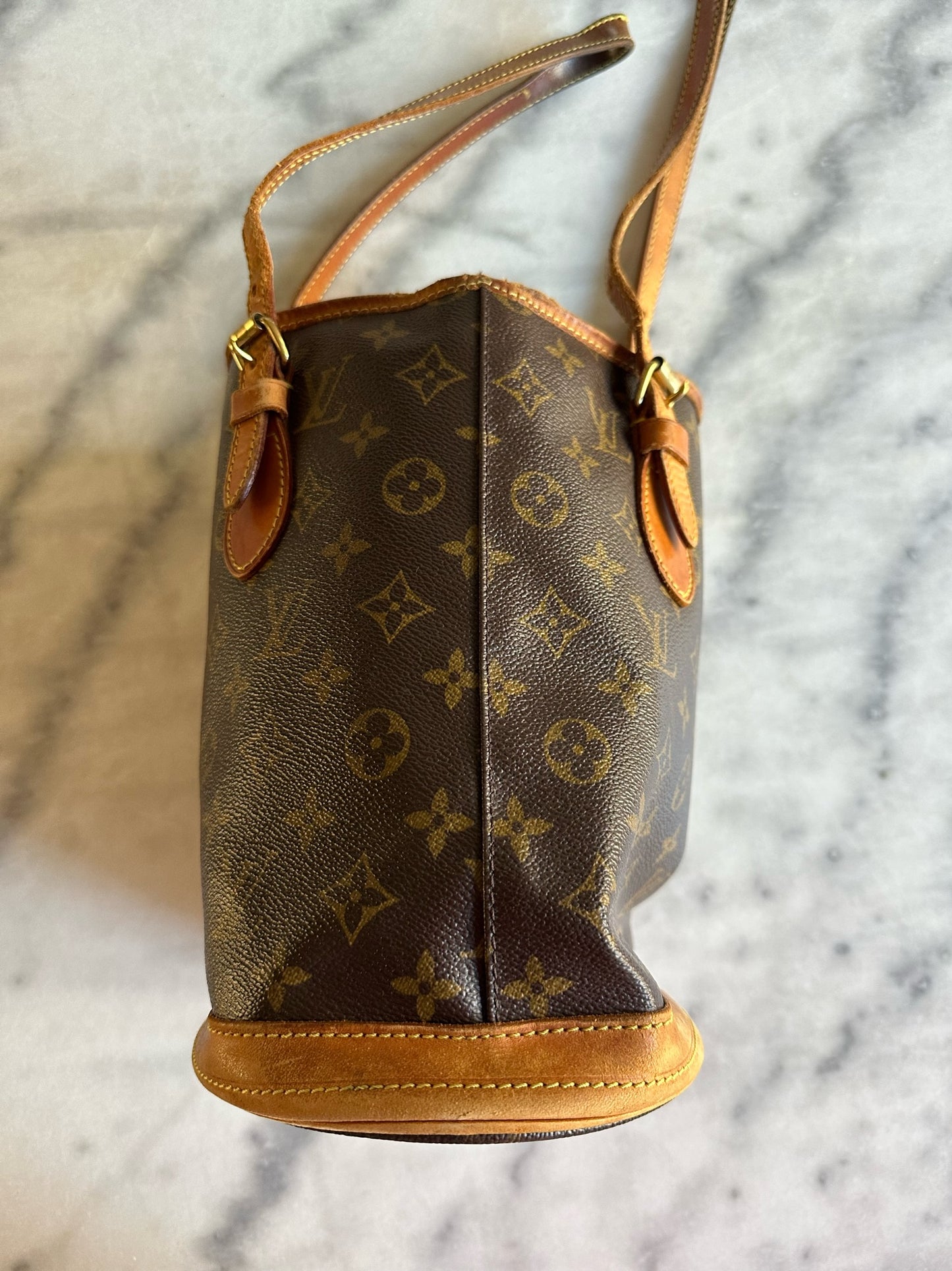 Bucket bag