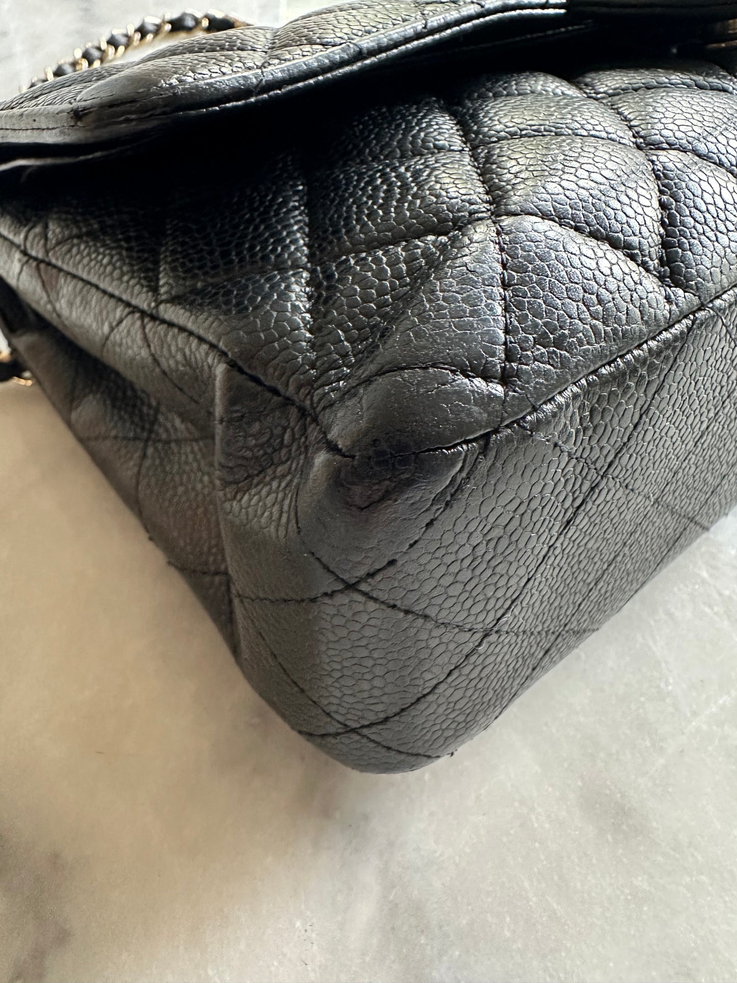 Chanel classic flap caviar