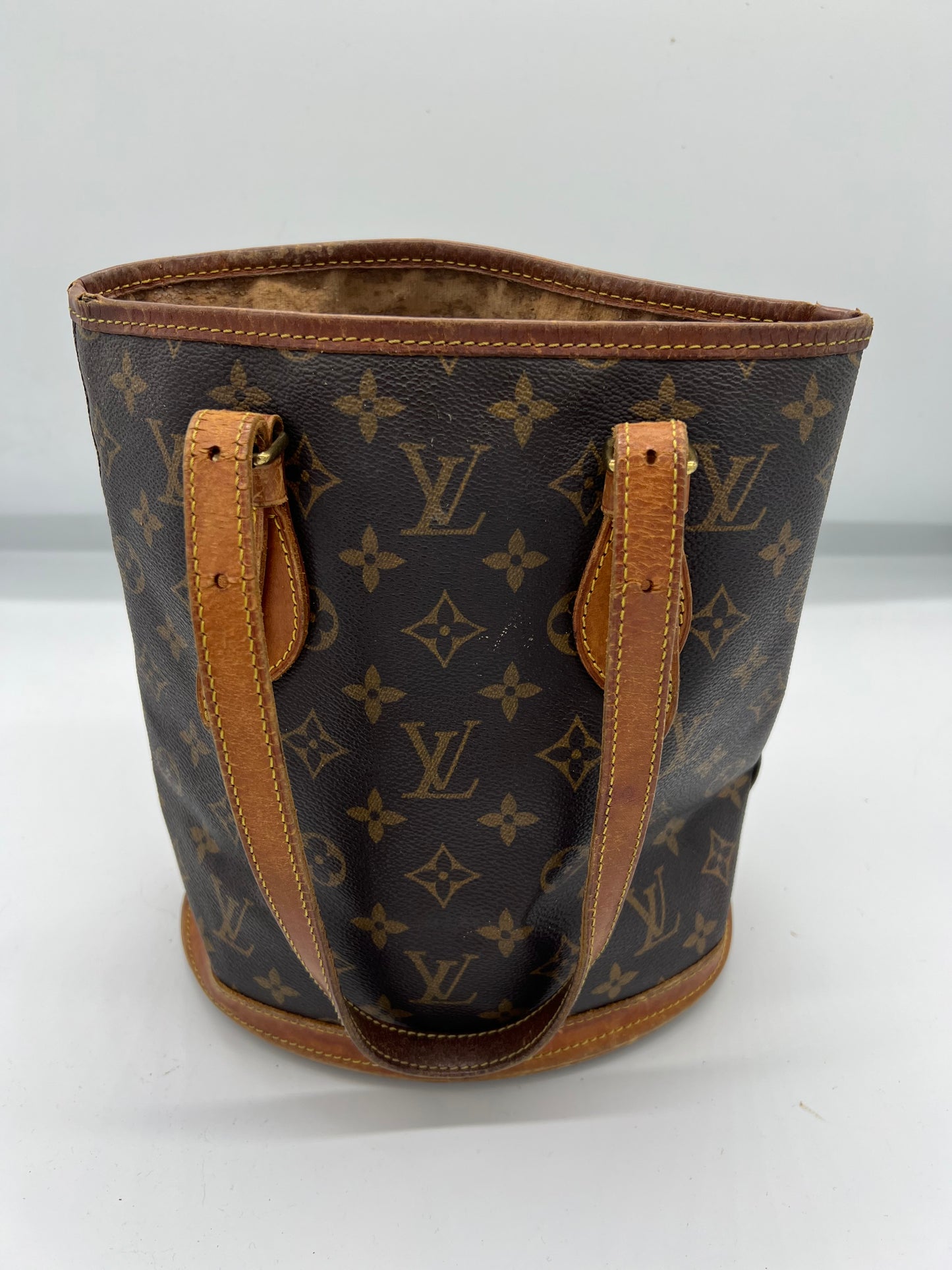 Bucket bag