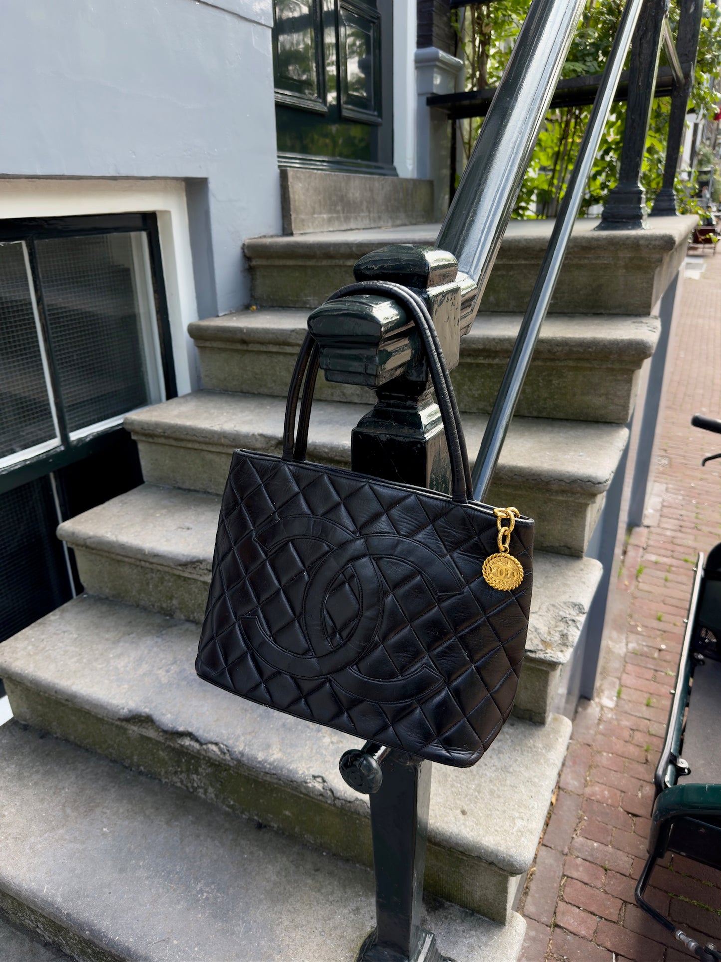 Chanel medaillon