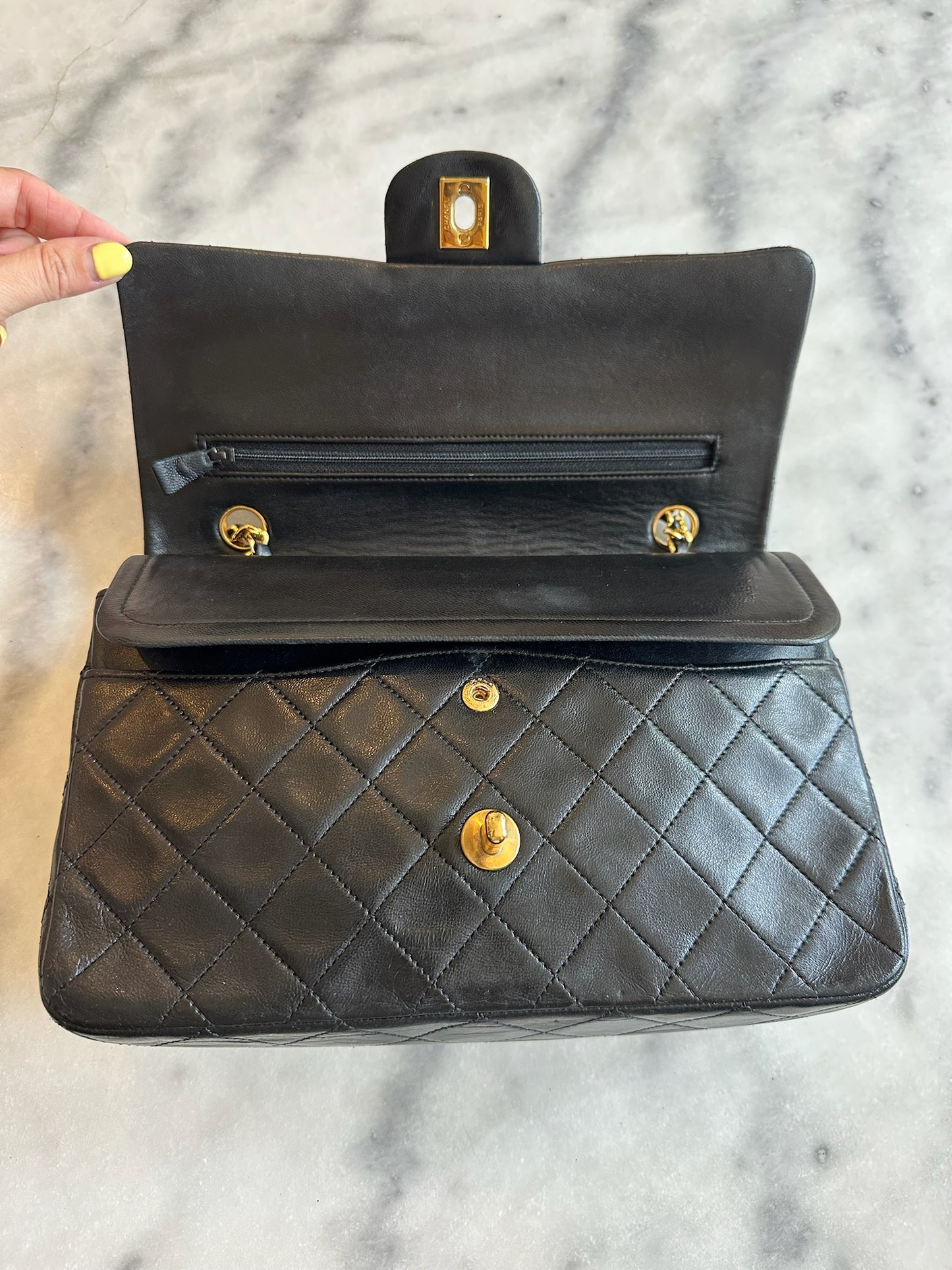 Medium Classic double flap