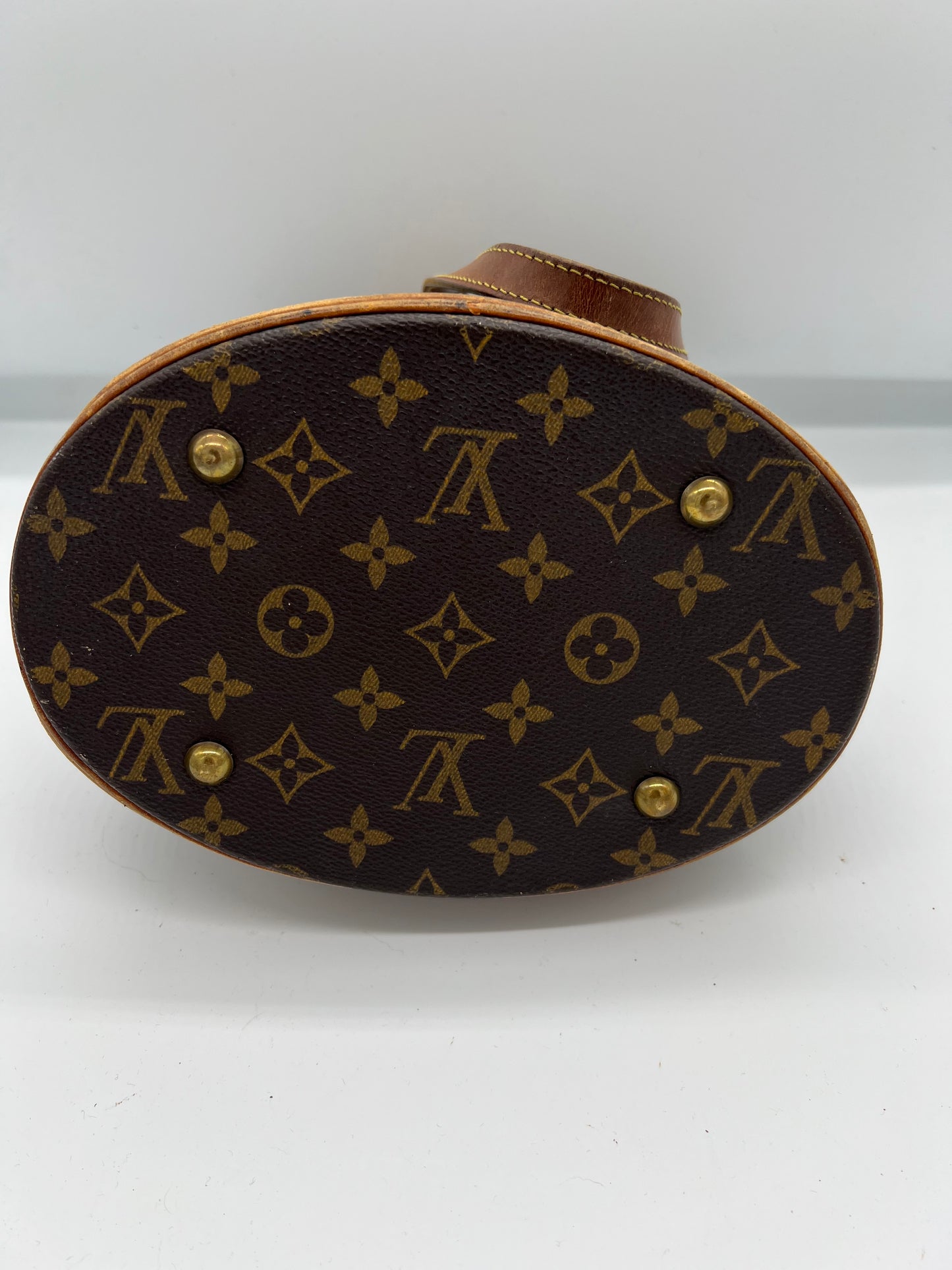 Bucket bag