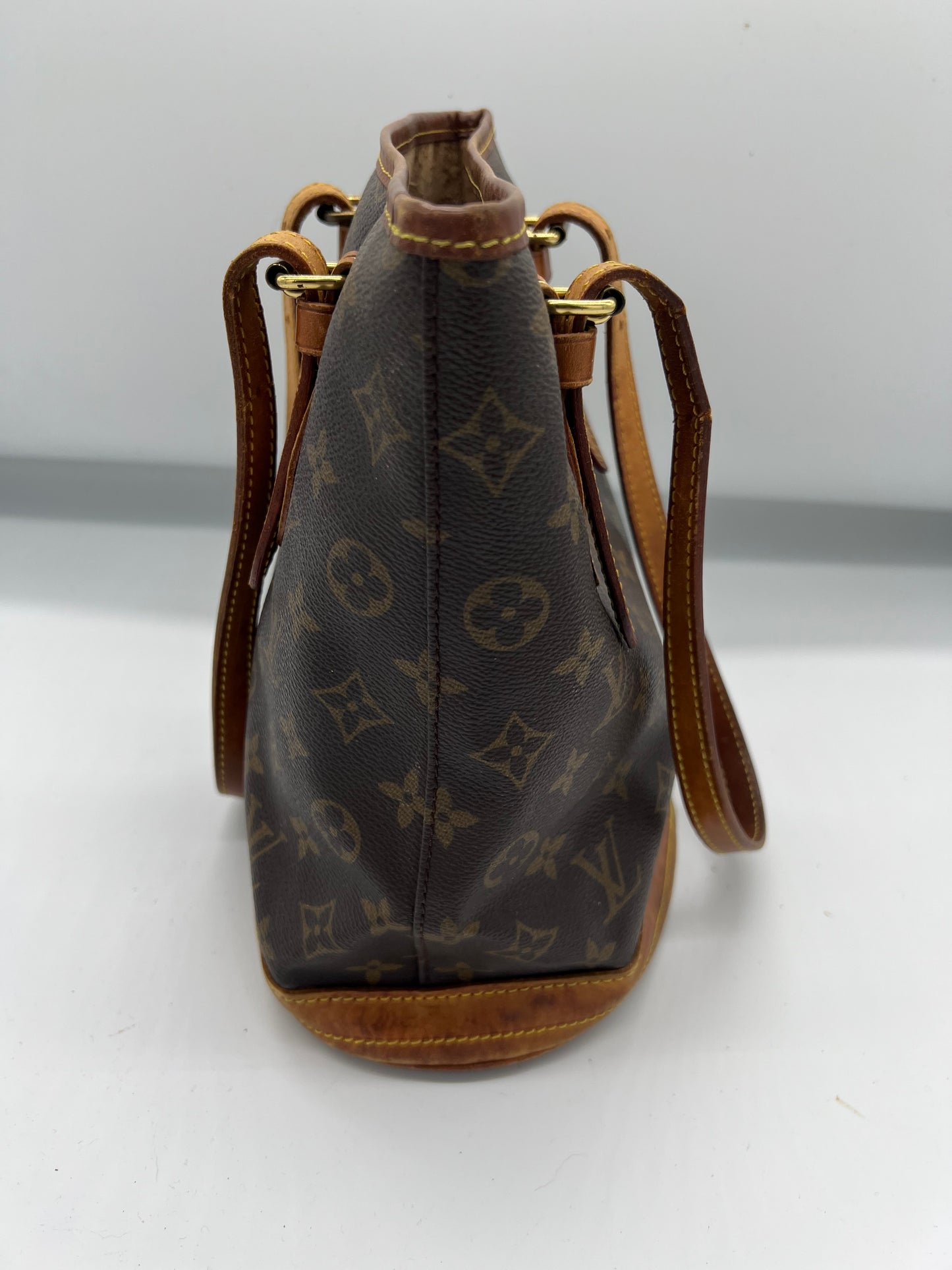 Bucket bag