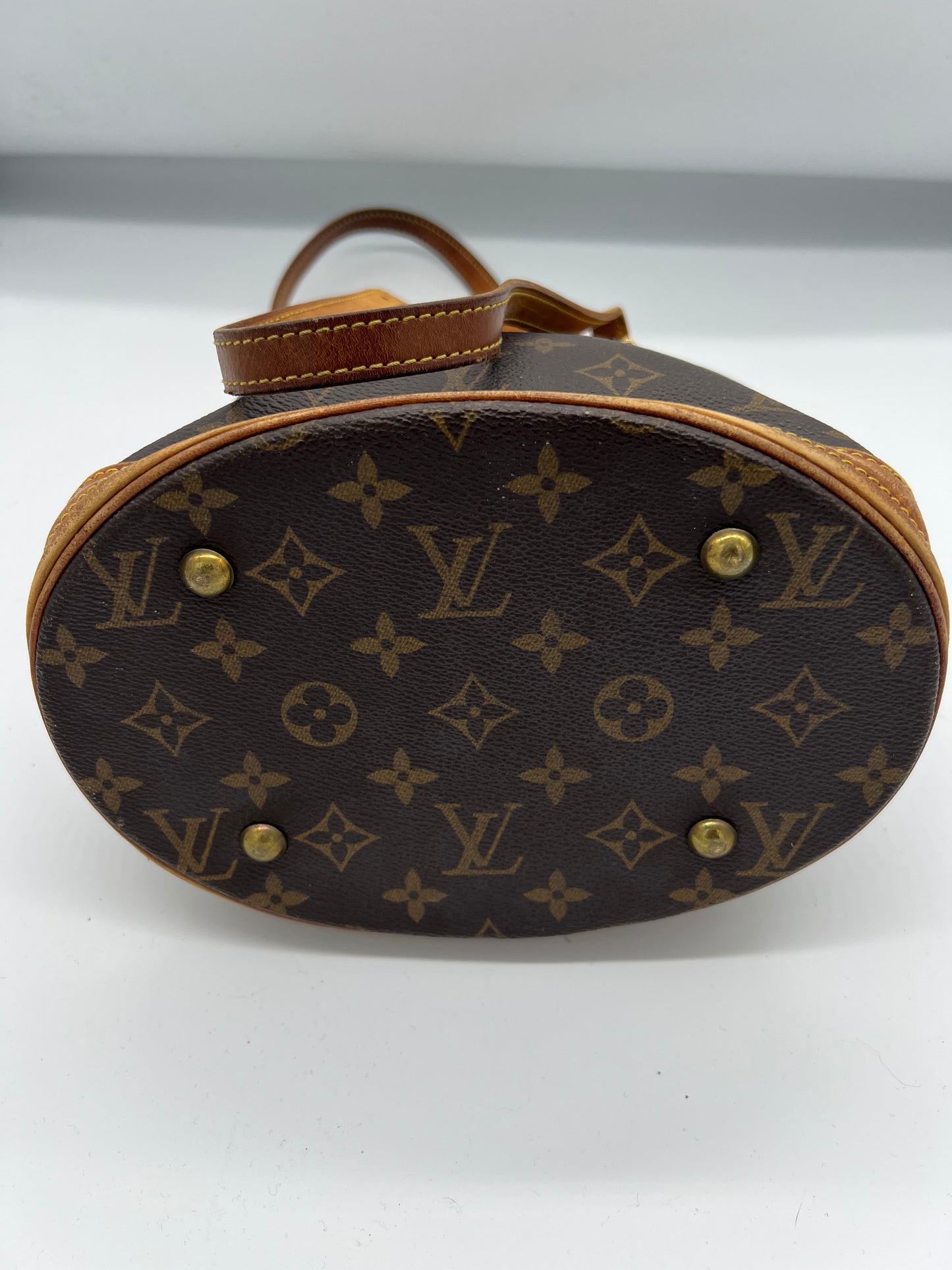 Bucket bag