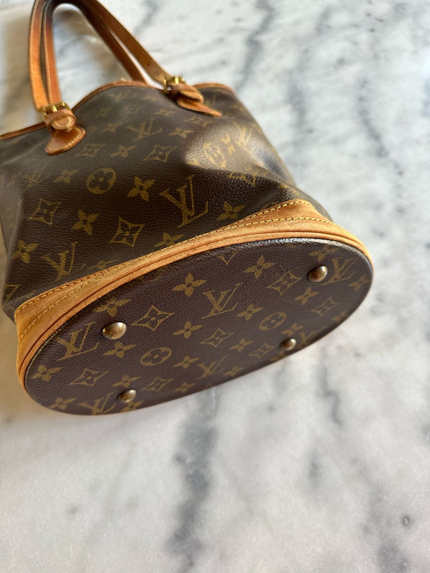 Bucket bag