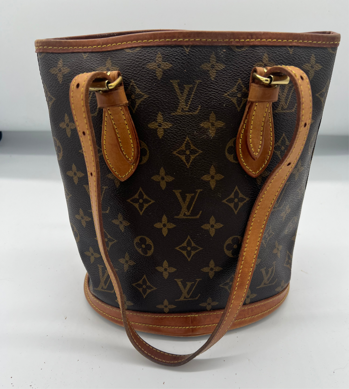 Bucket bag