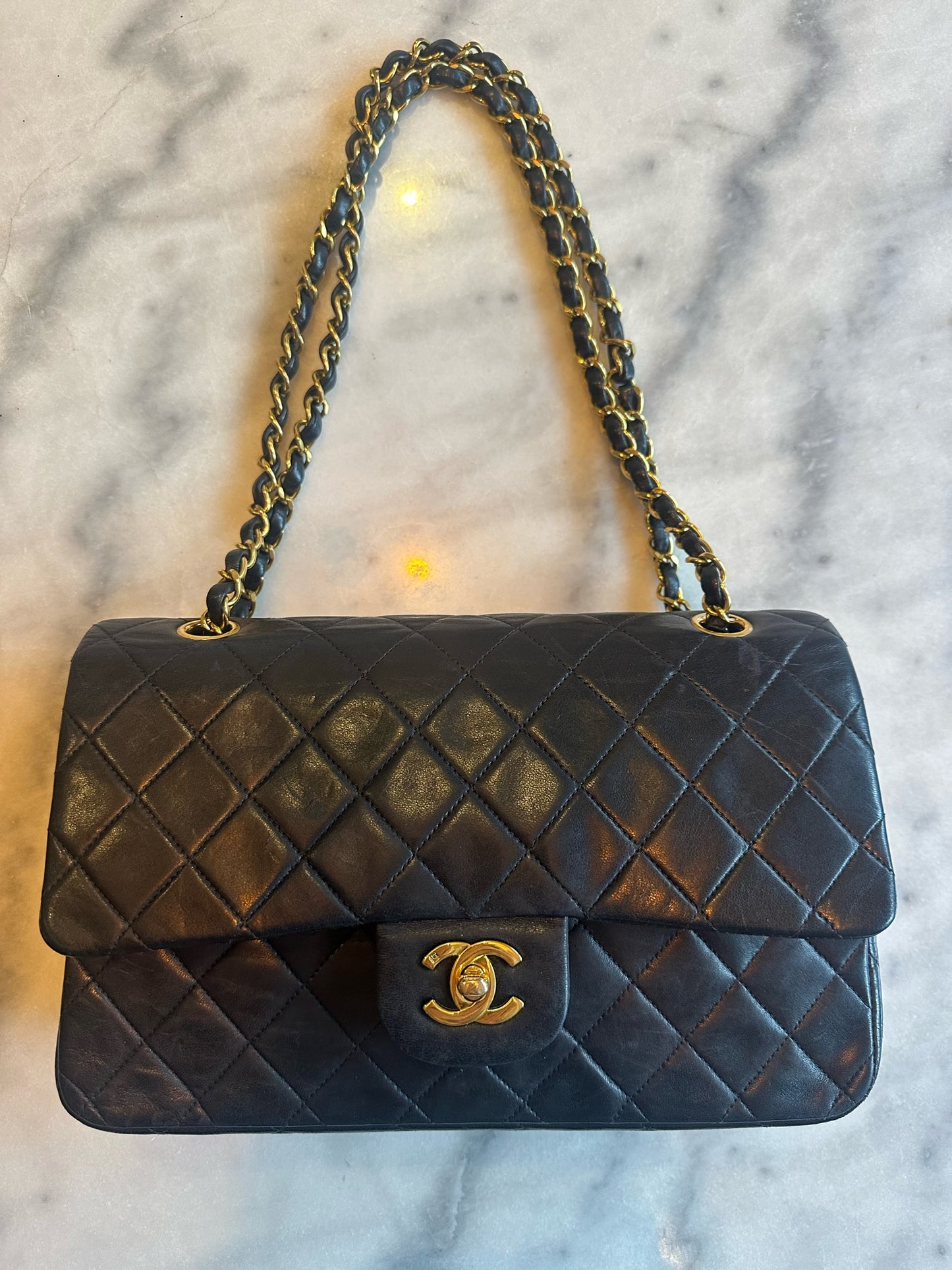 Medium classic flap bag