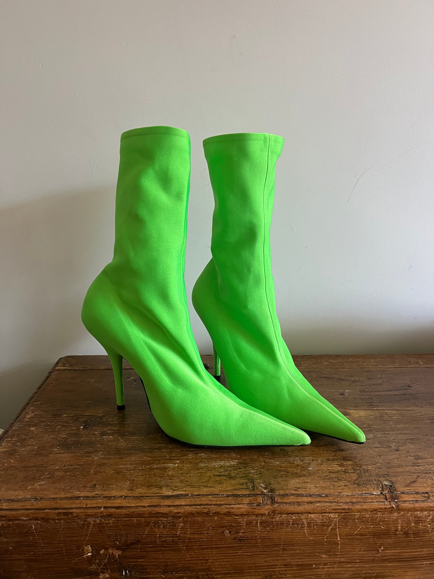 Knife heels