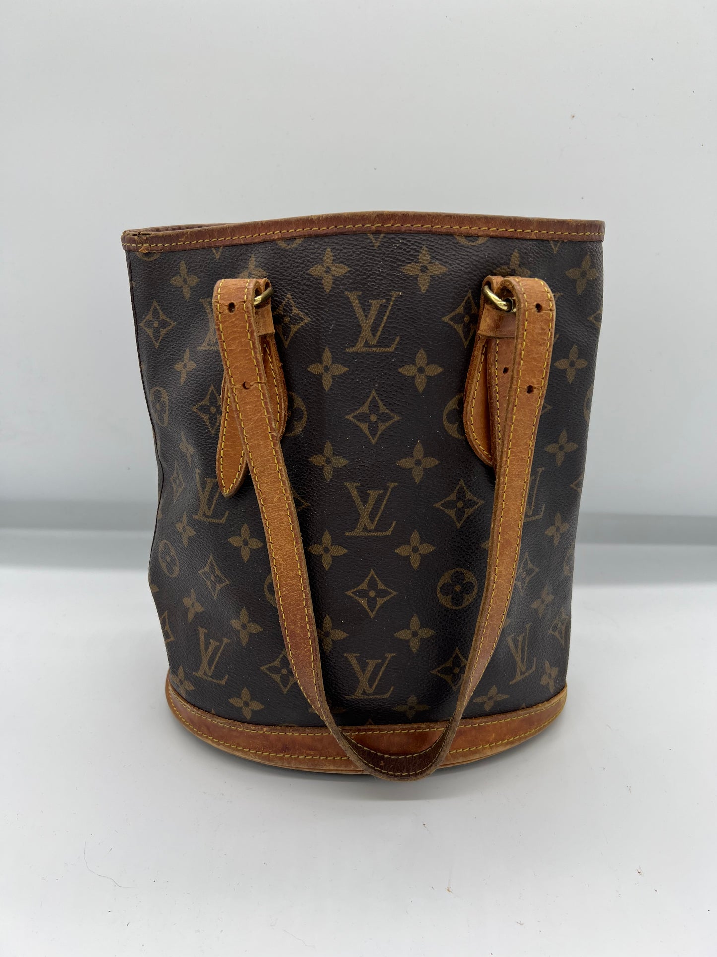 Bucket bag
