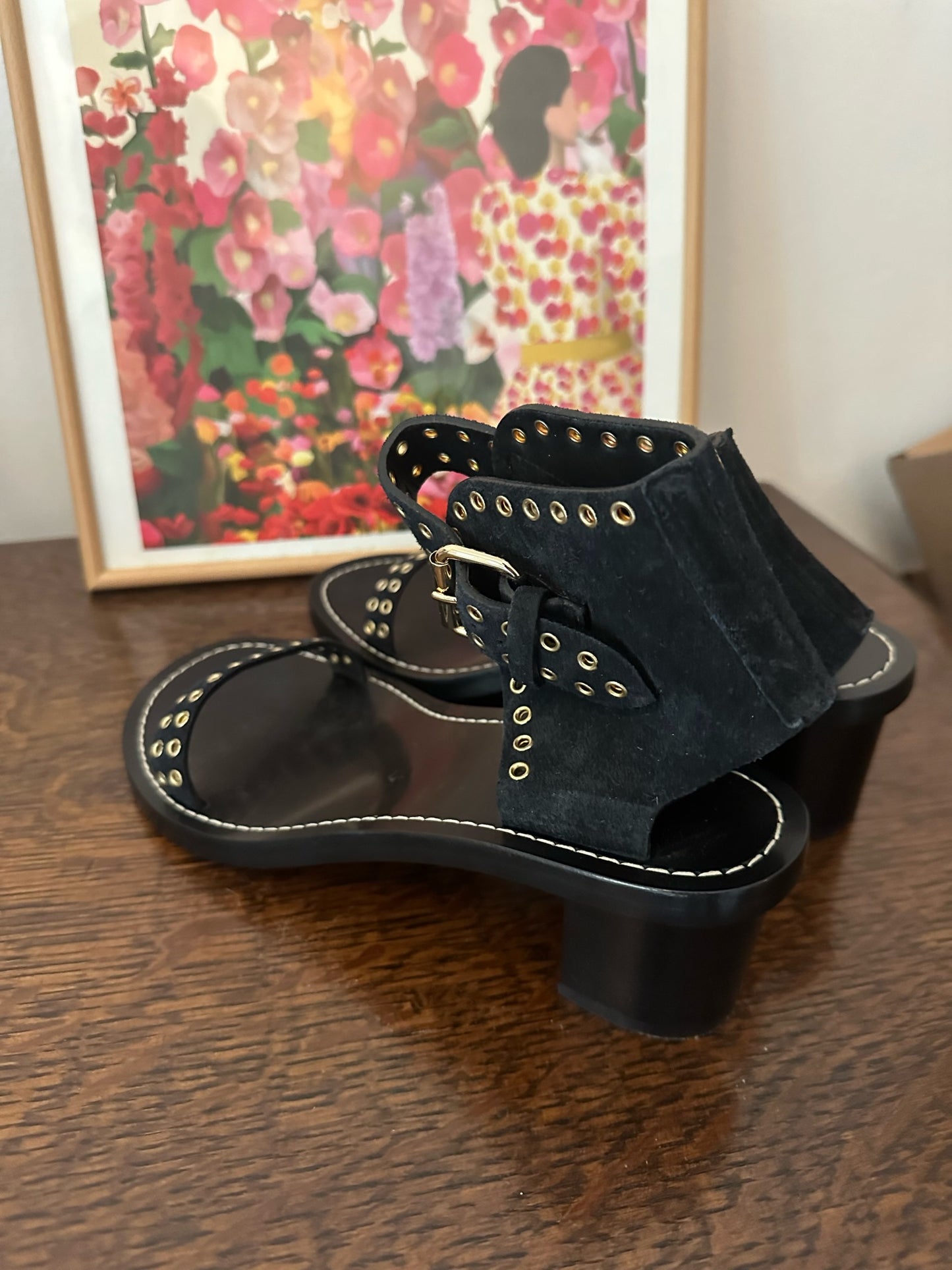 Jionee Eyelet city sandals Size 39 EU