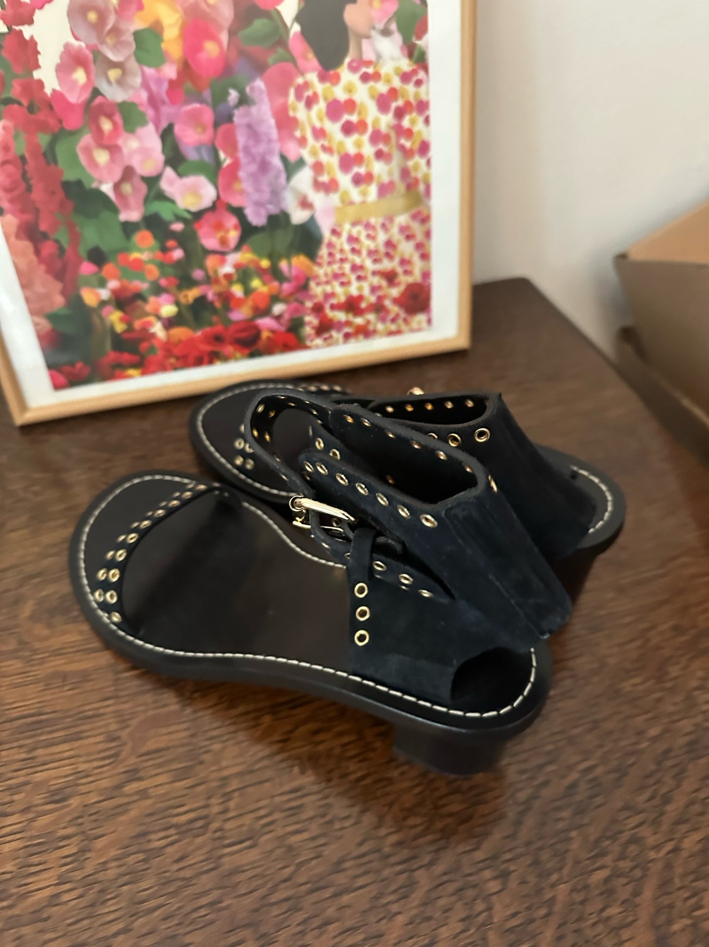 Jionee Eyelet city sandals Size 39 EU