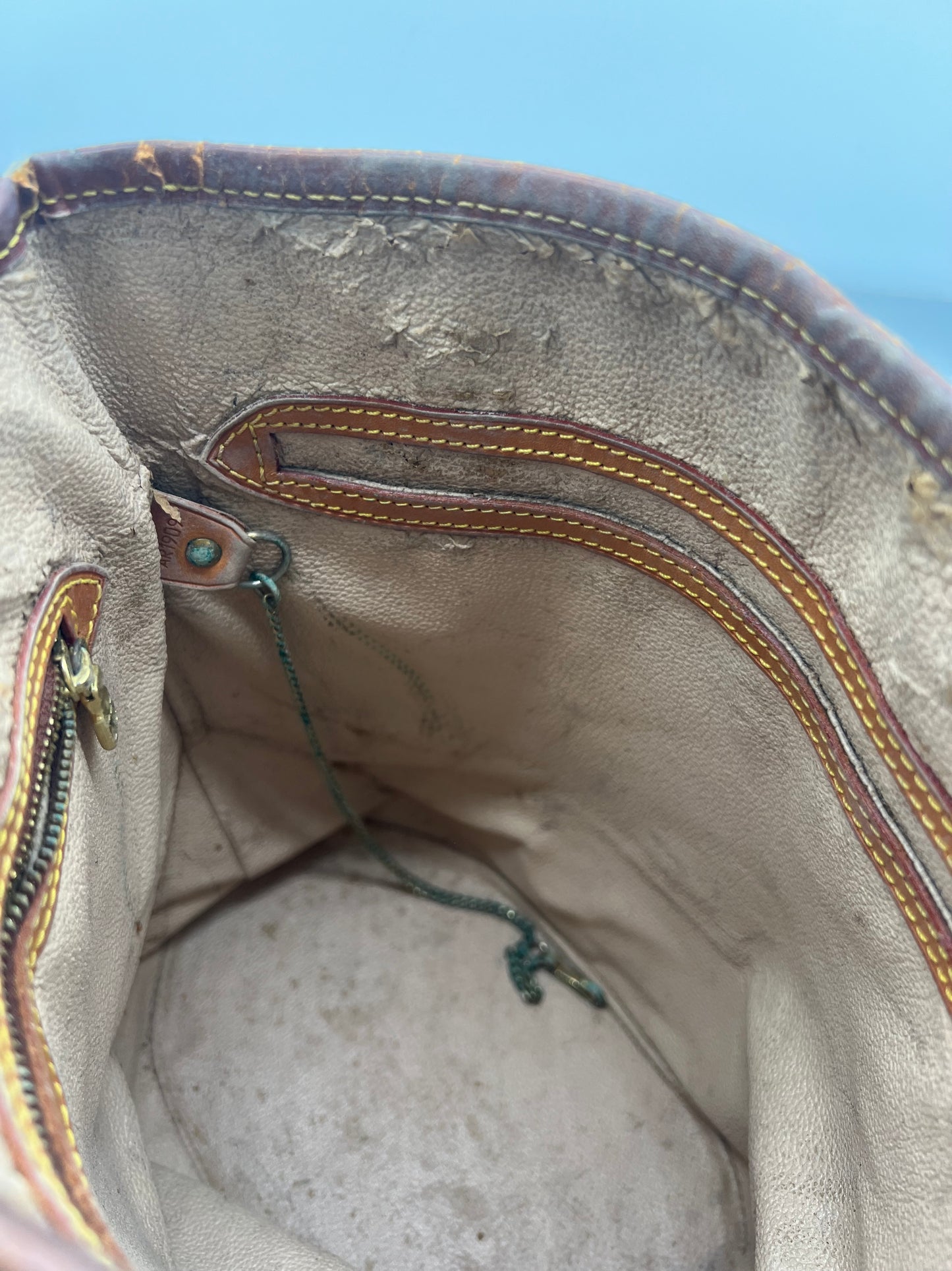 Bucket bag
