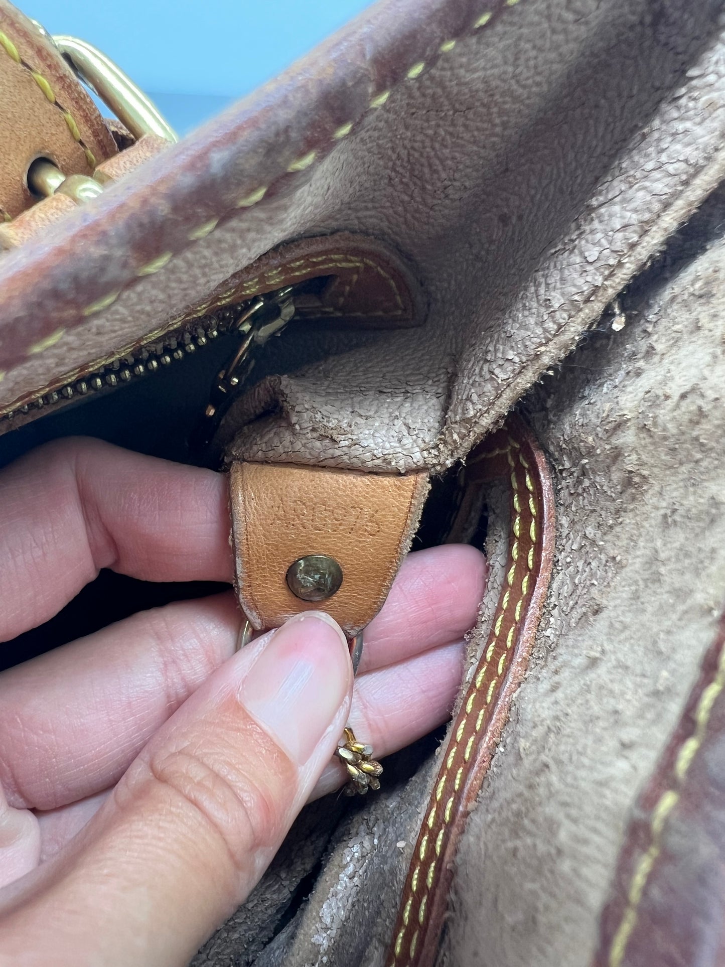 Bucket bag