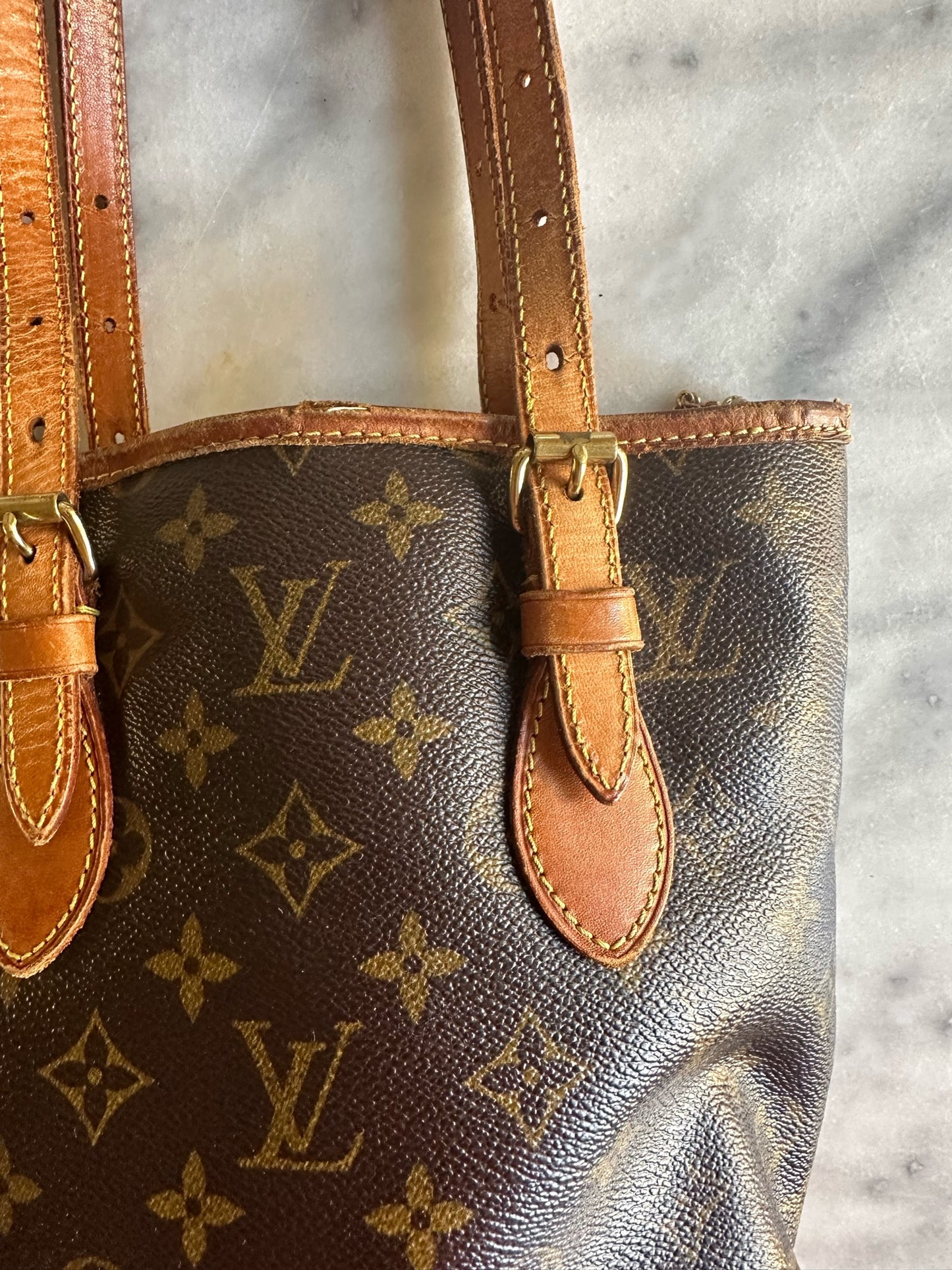 Bucket bag