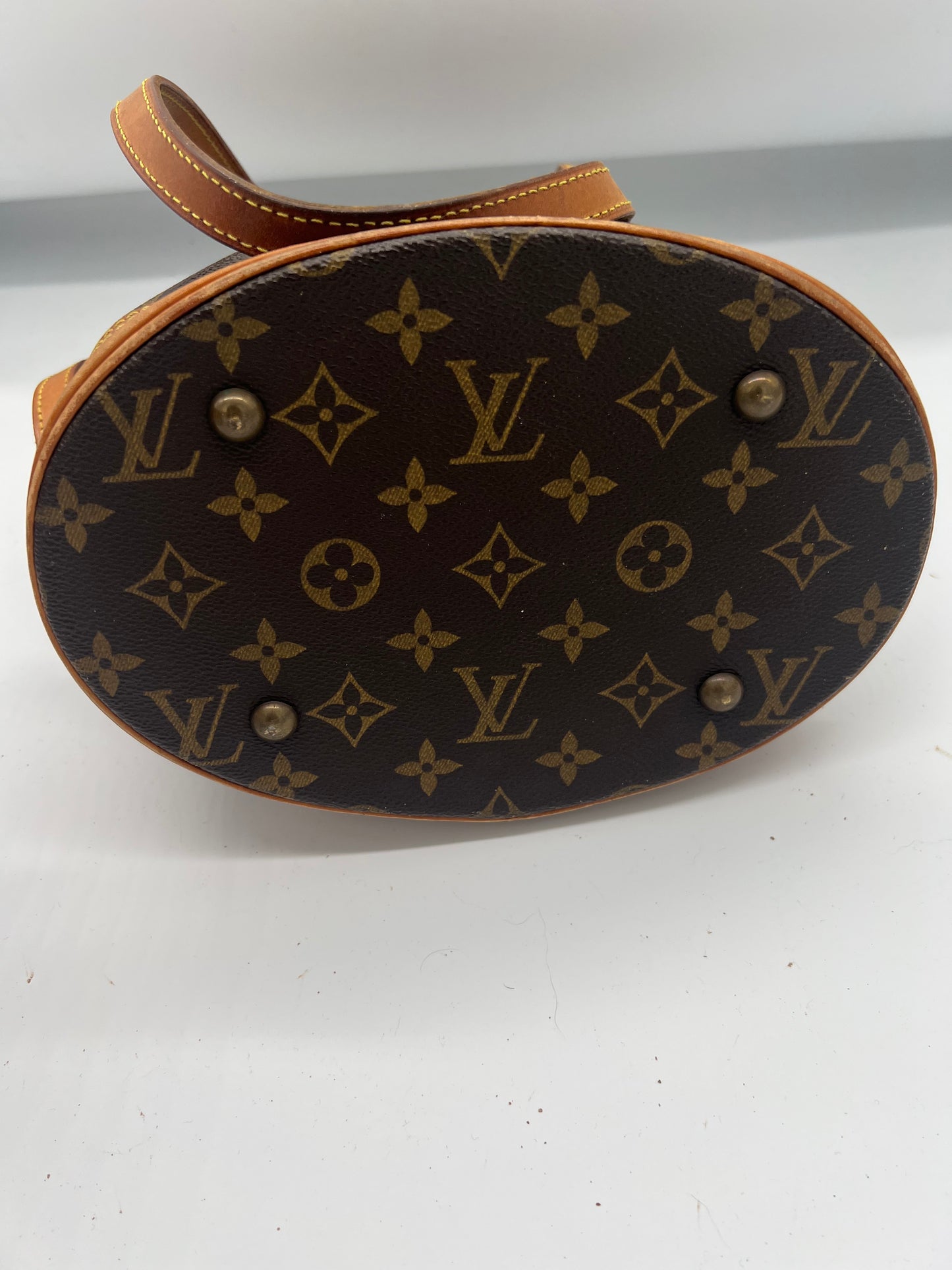 Bucket bag