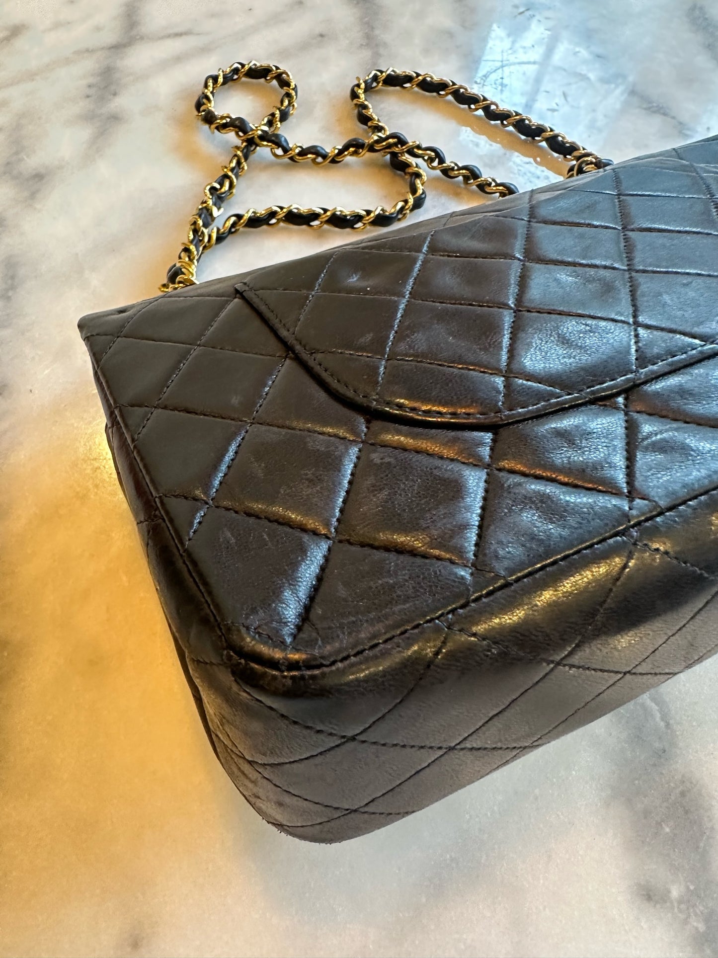Medium classic flap bag