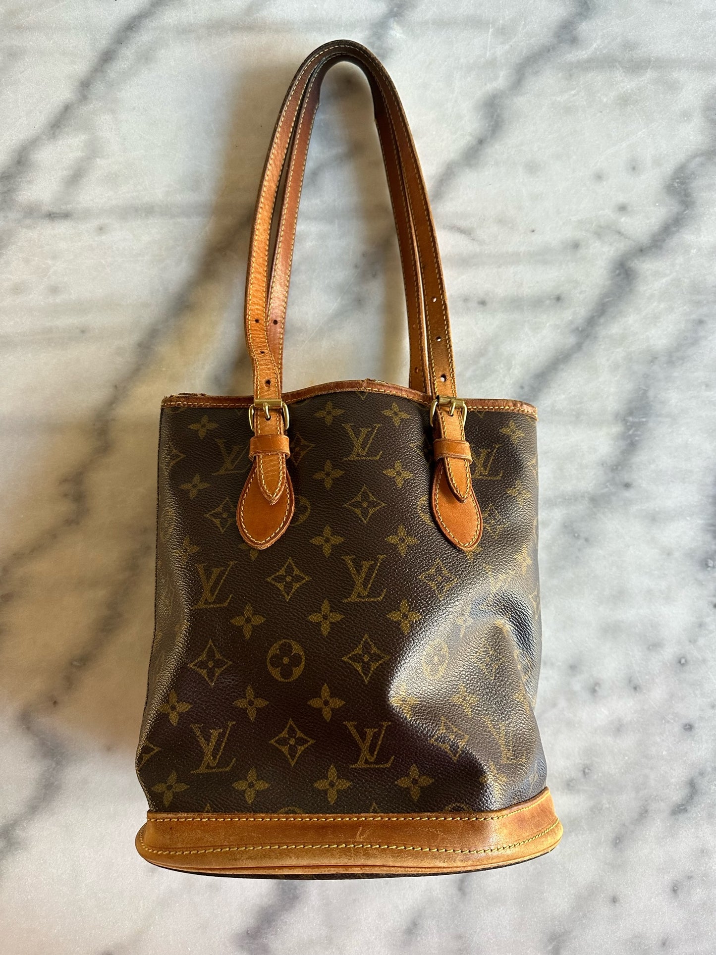 Bucket bag