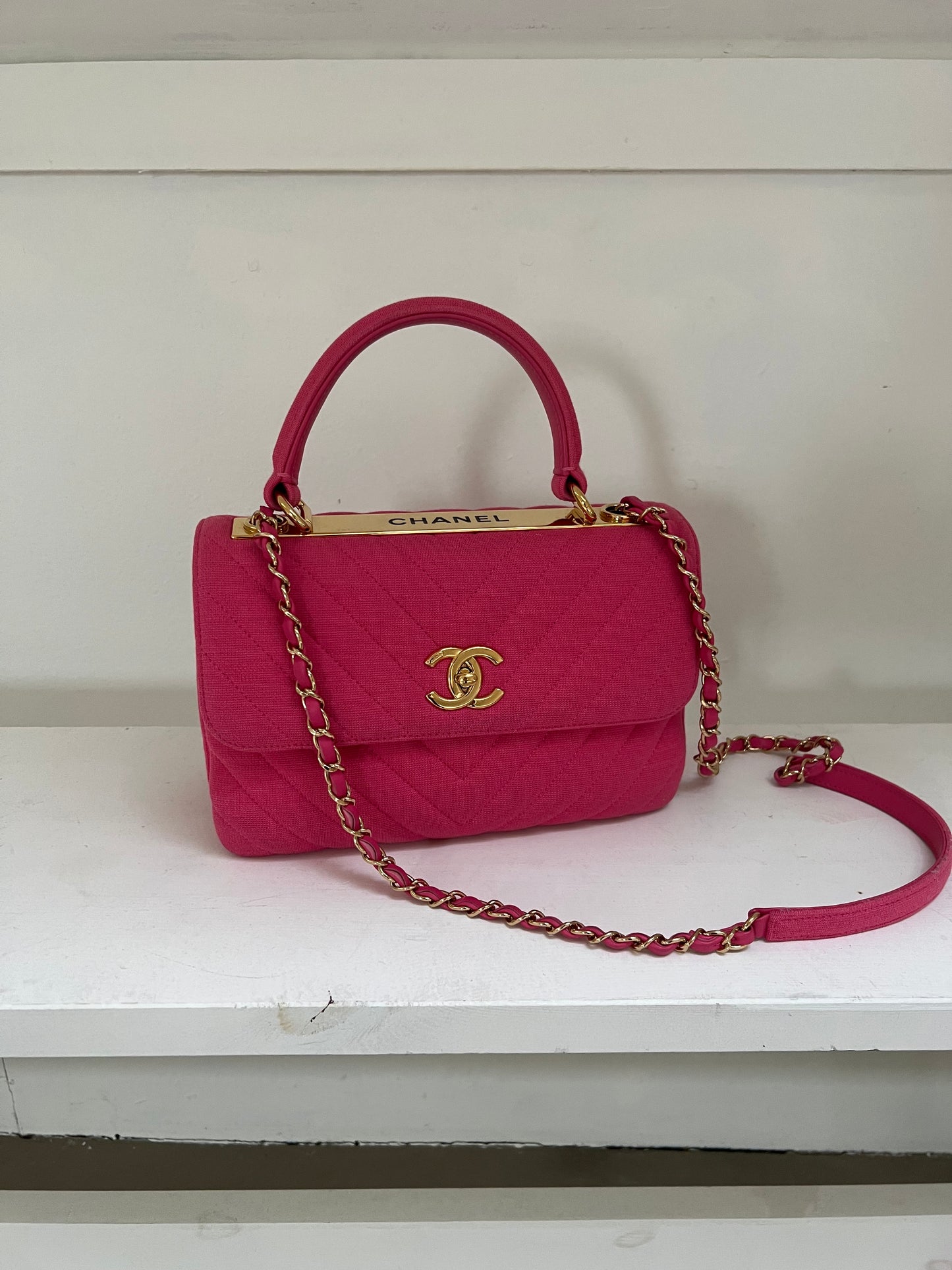 Trendy CC Top handle