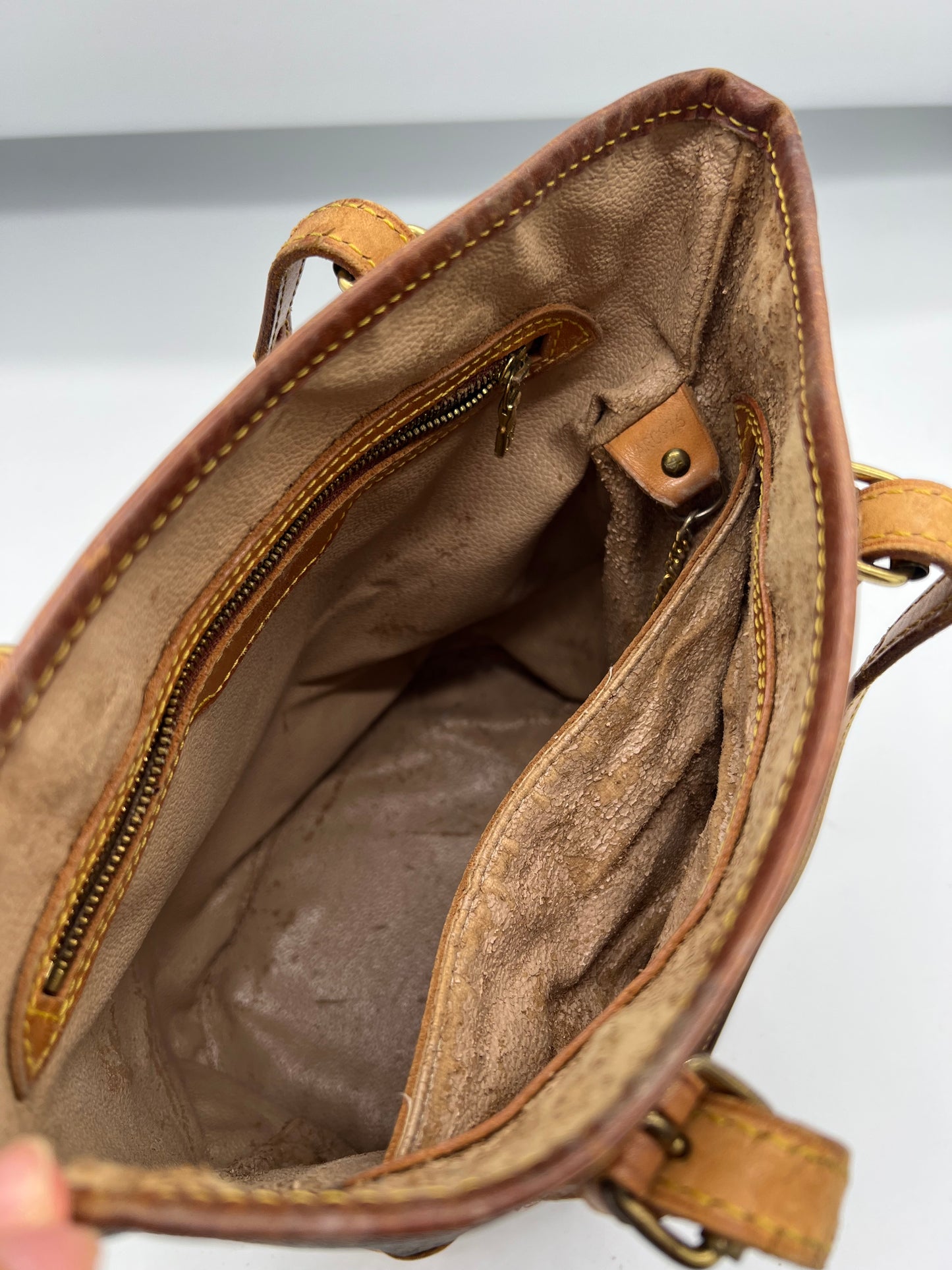 Bucket bag