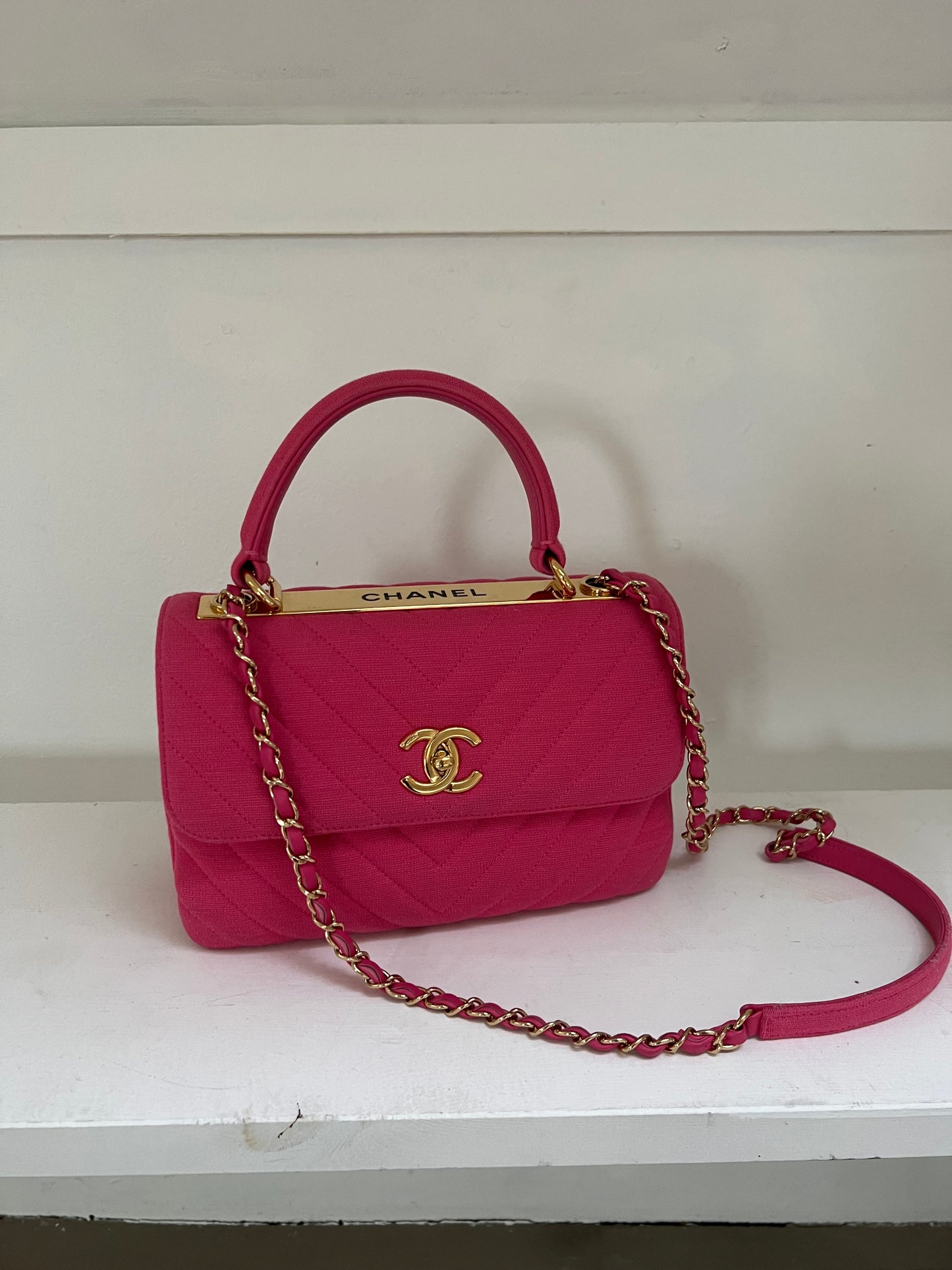 Trendy CC Top handle