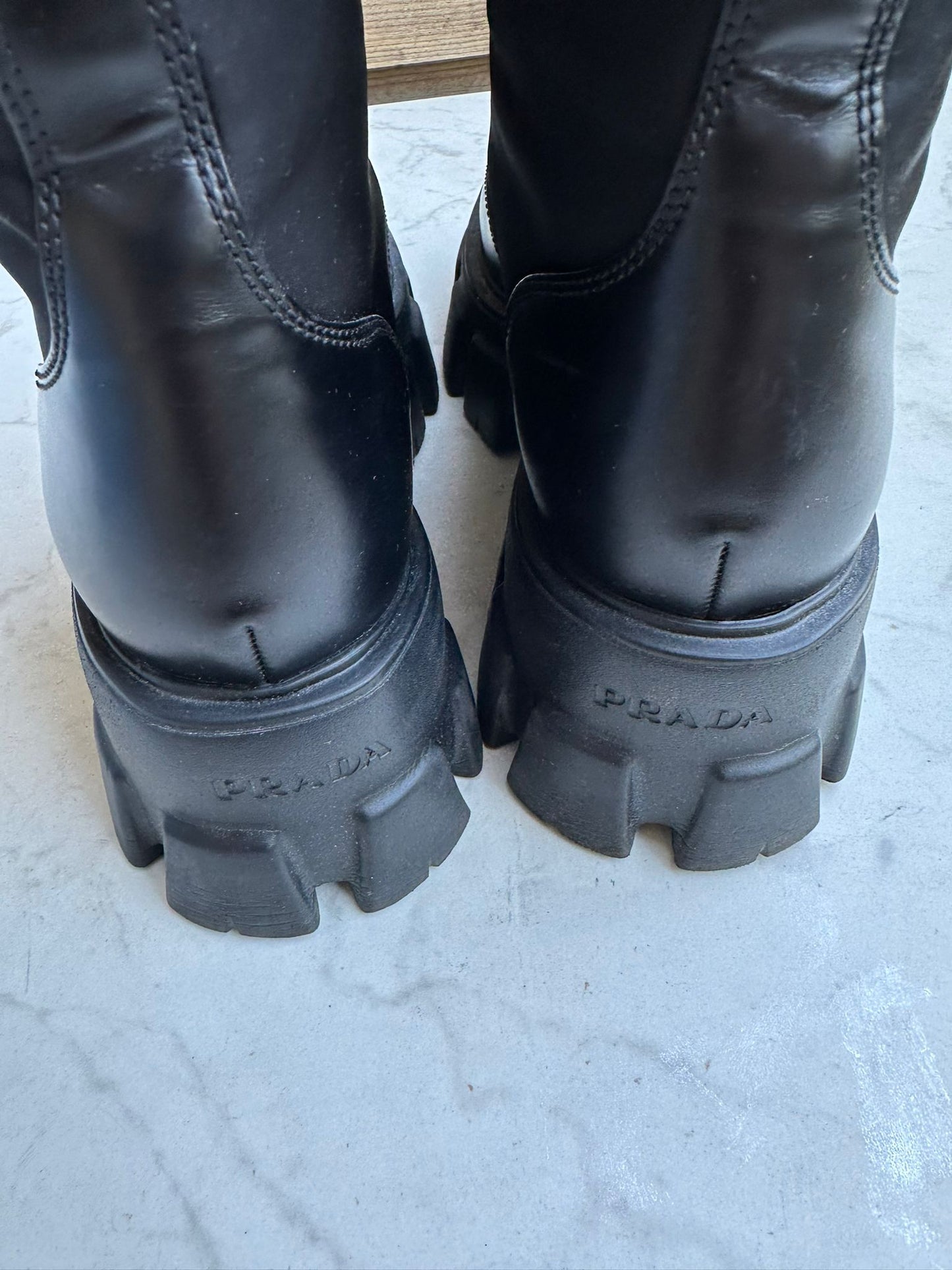 Monolith boots