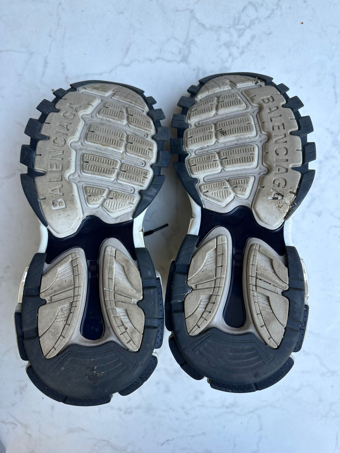 Track sneaker
