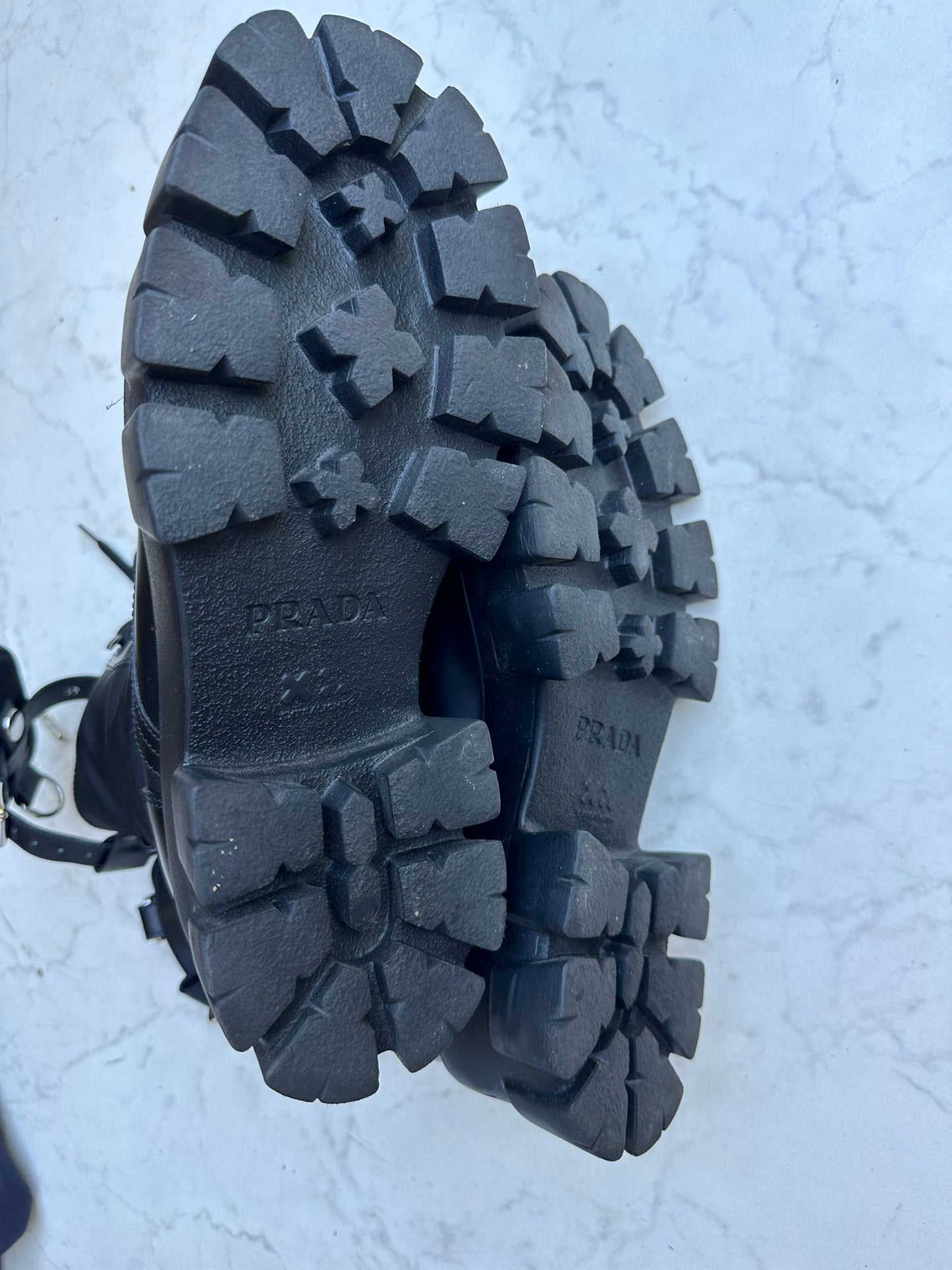 Monolith boots