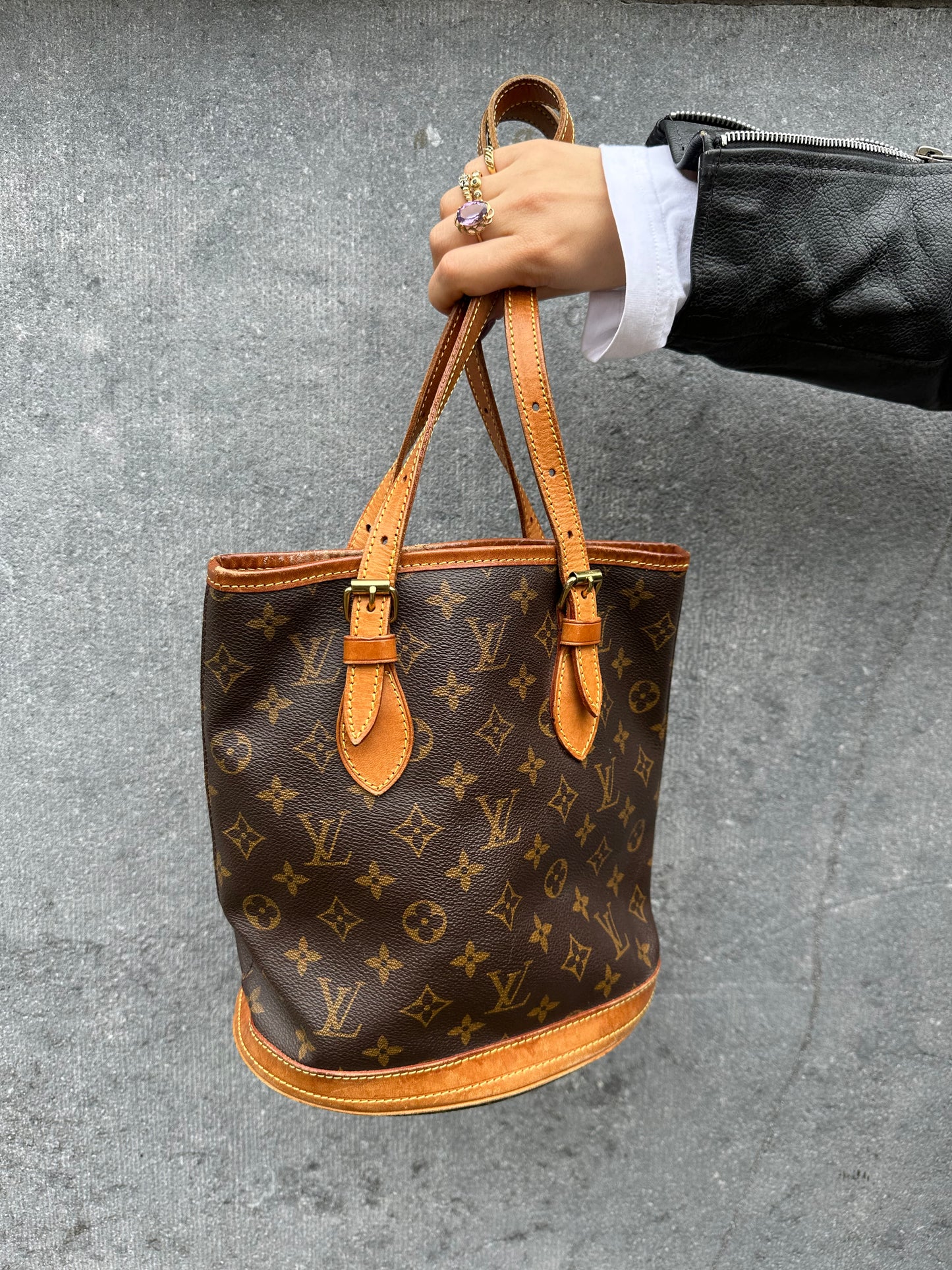 Vintage bucket PM bag