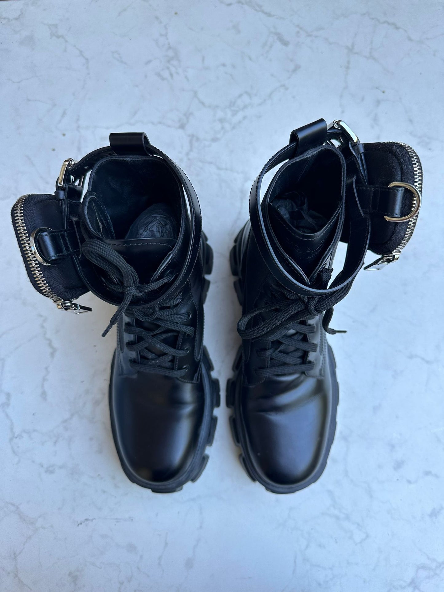 Monolith boots