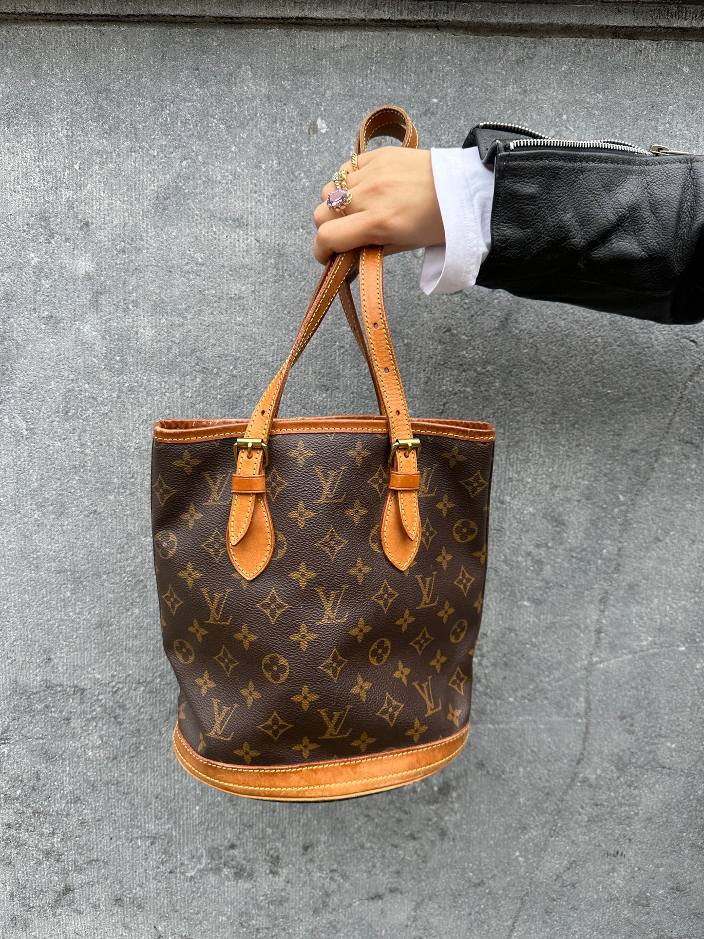 Vintage bucket PM bag