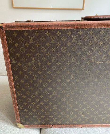 Leather travel bag