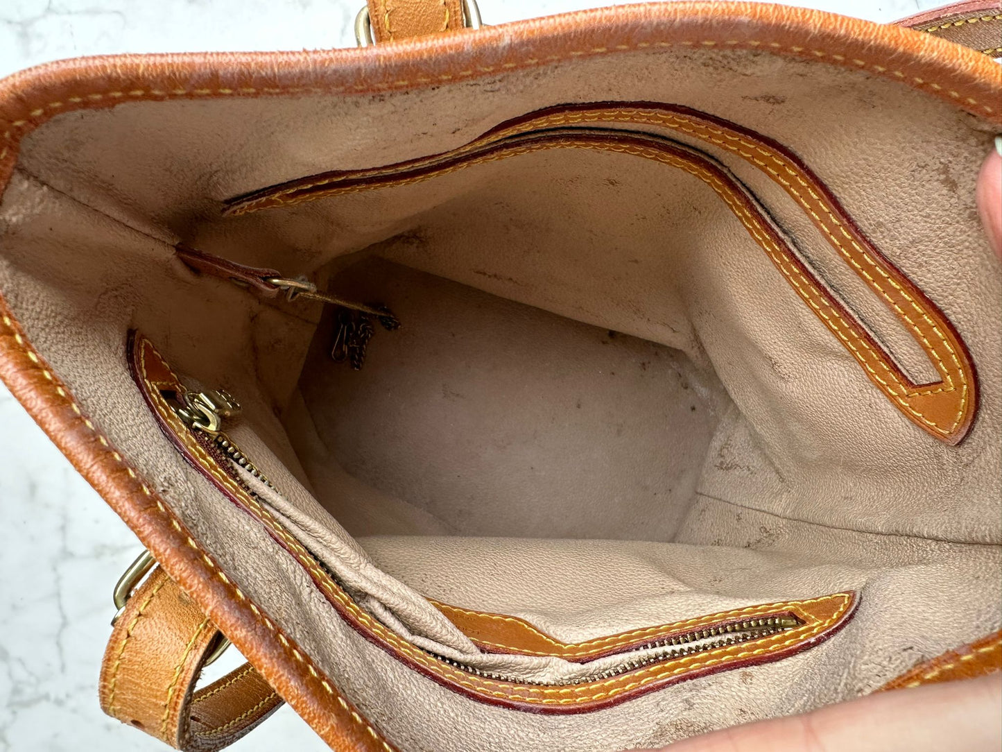 Vintage bucket bag
