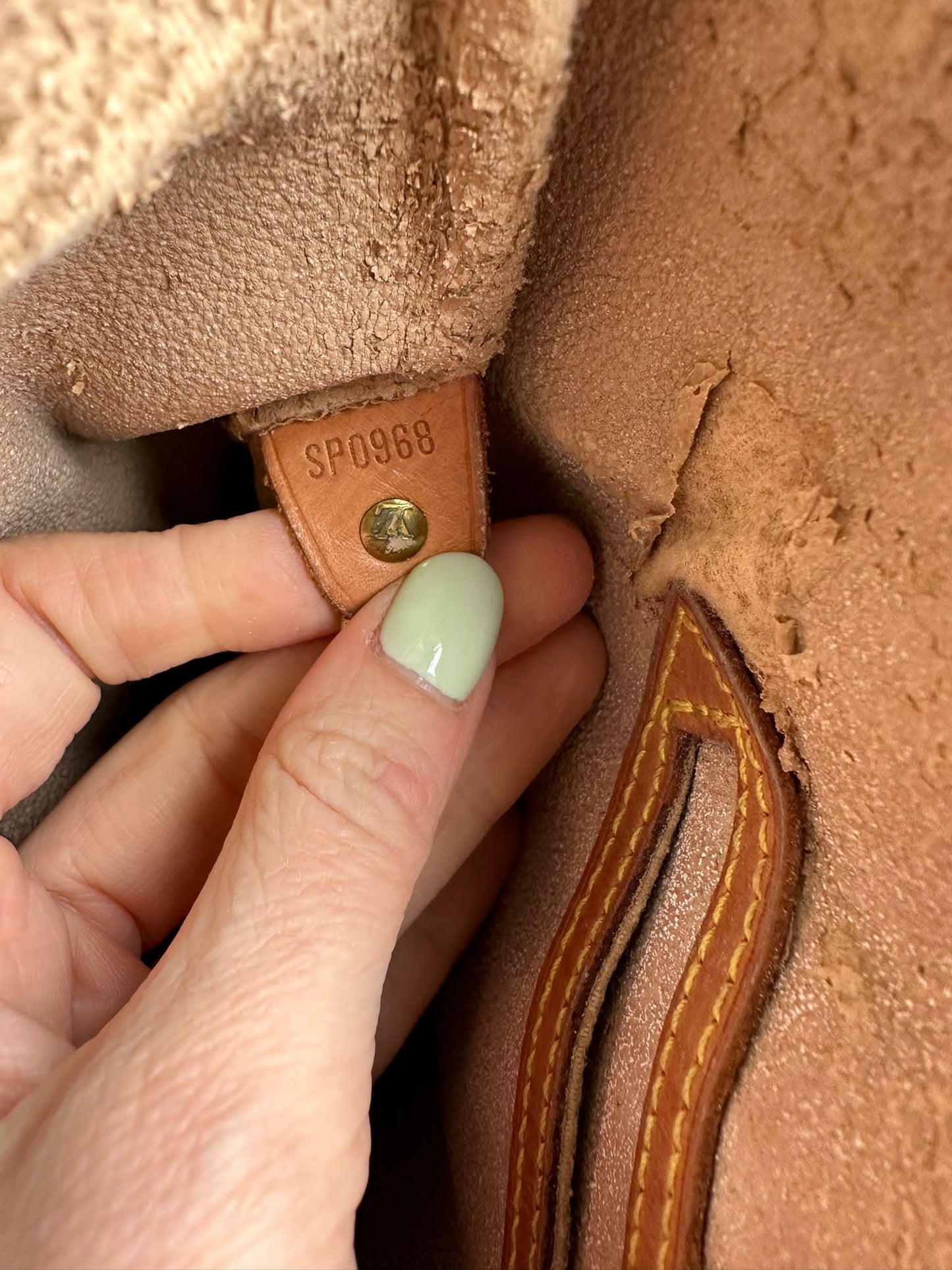 Vintage bucket GM bag