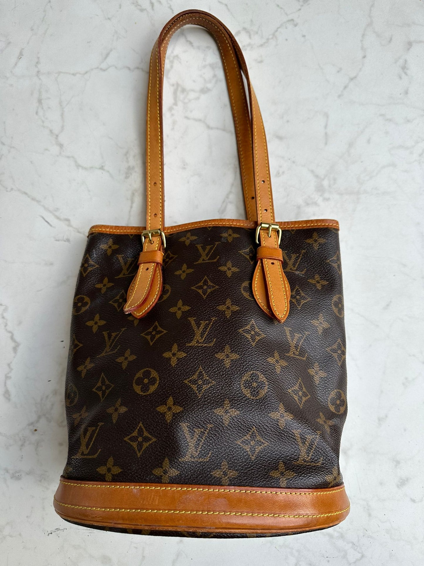 Vintage bucket bag