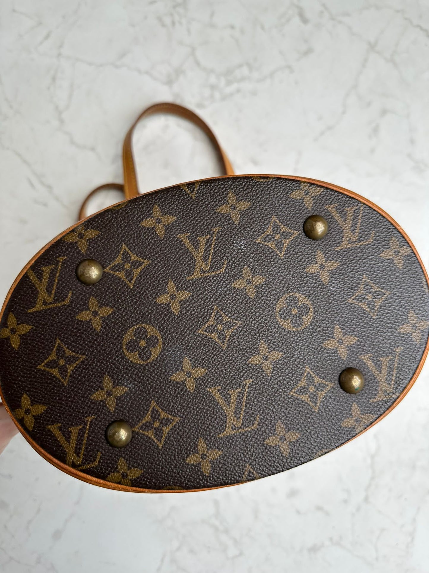 Vintage bucket bag