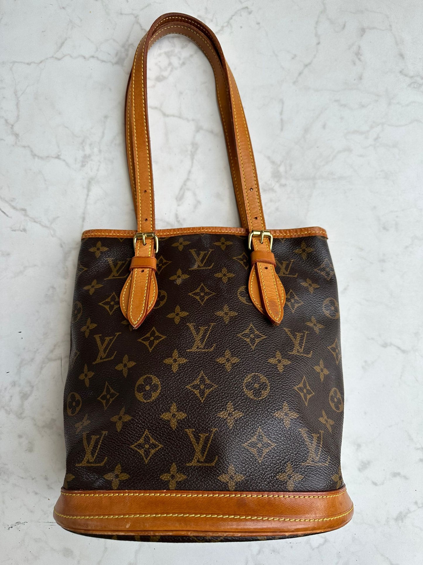 Vintage bucket bag