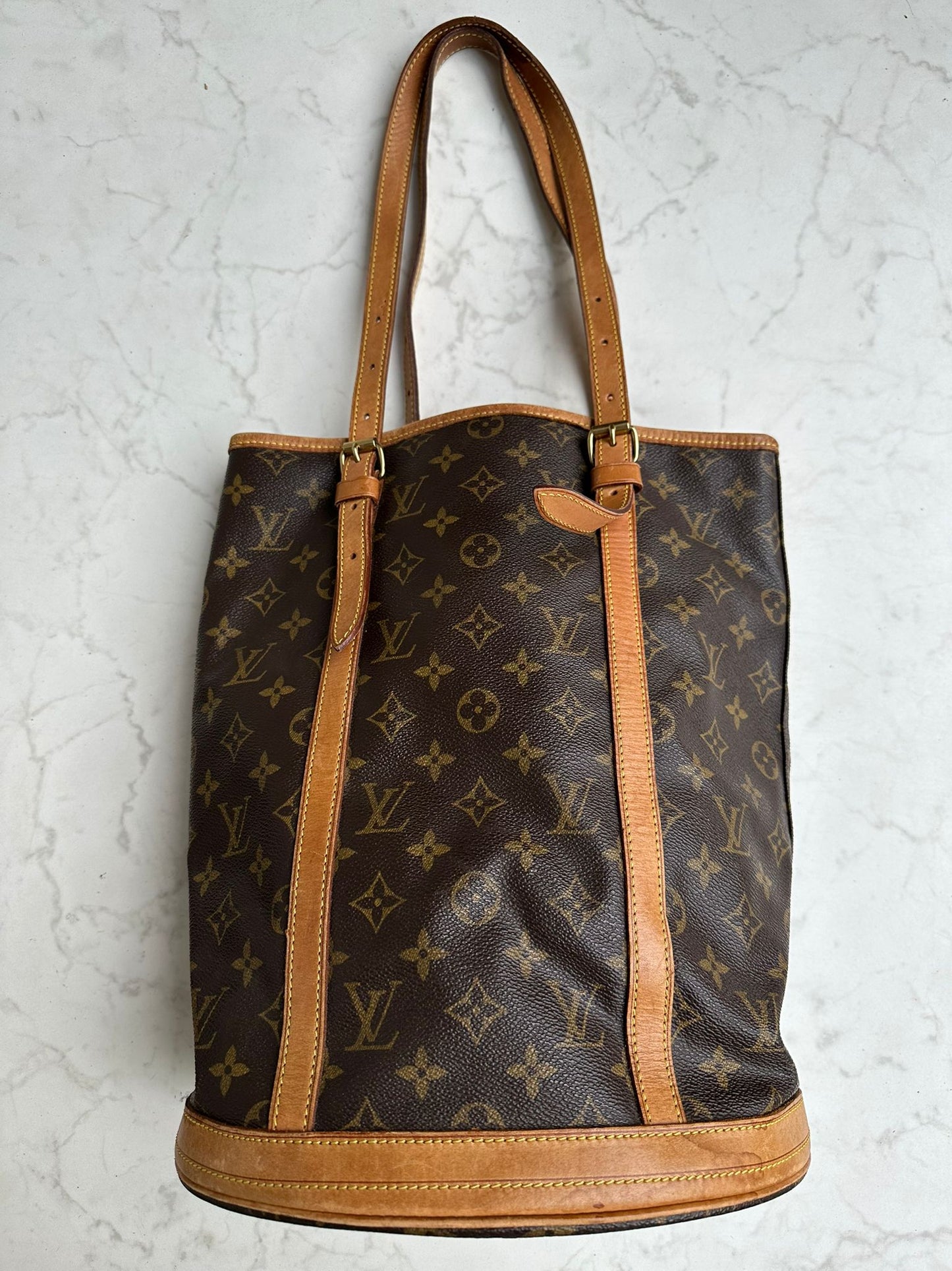 Vintage bucket GM bag