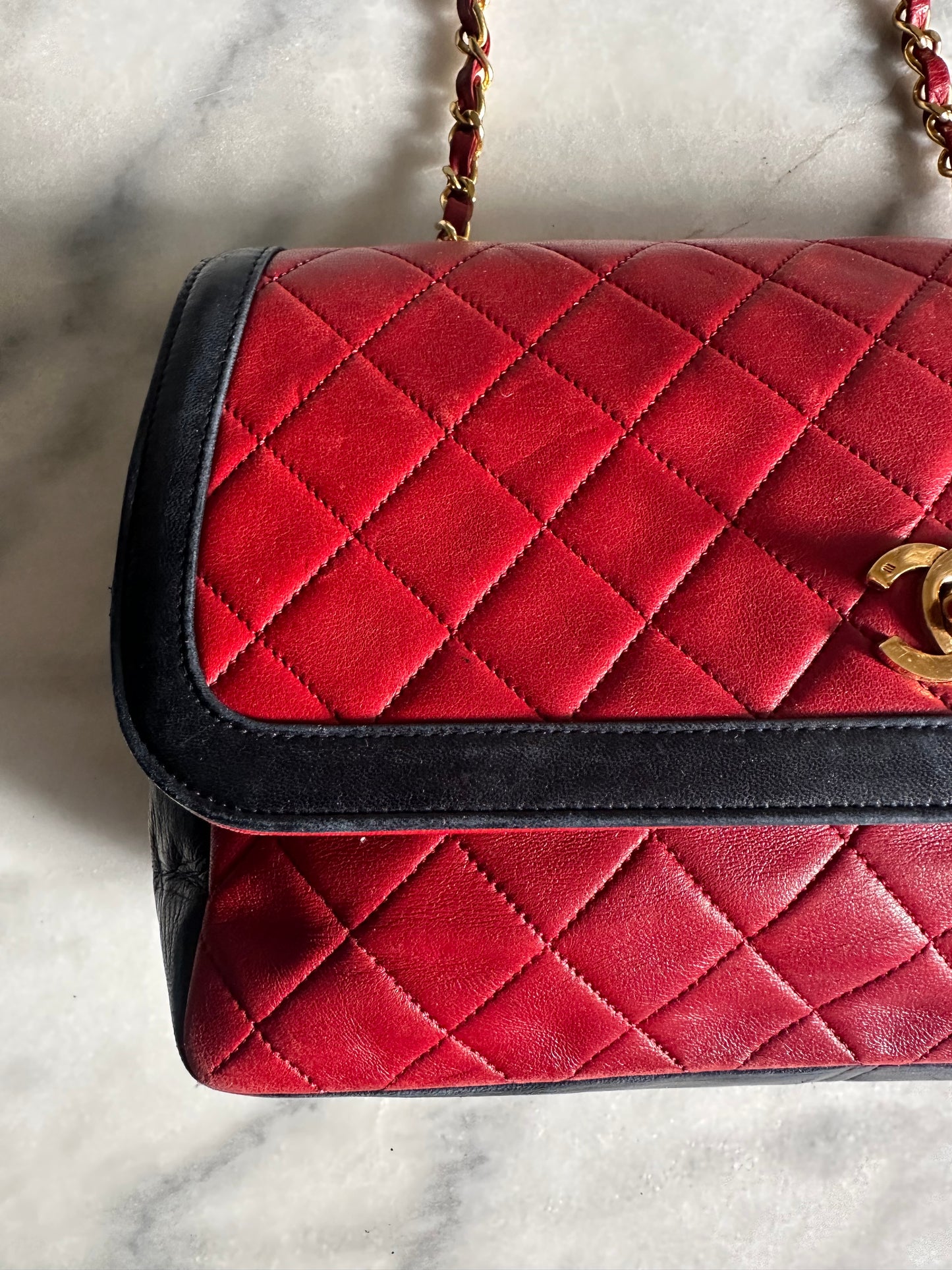 Chanel single flap bag red and black