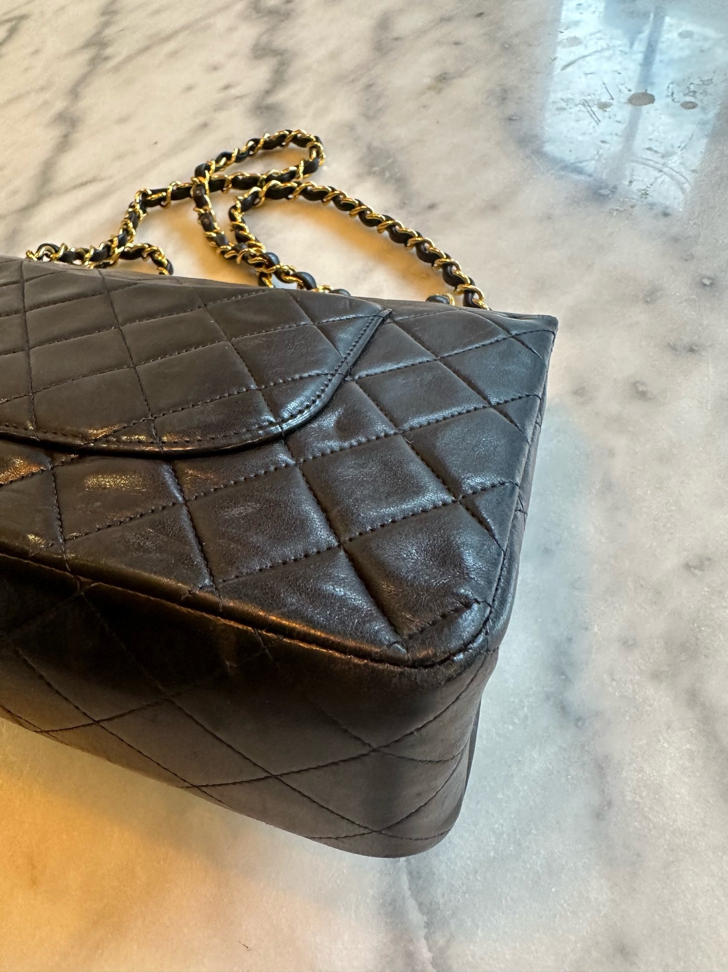 Medium classic flap bag